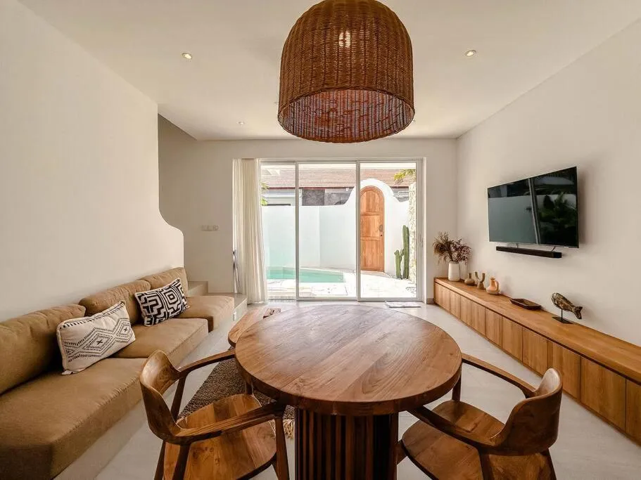 Las Casas Canggu Minimalist Studio with Pool