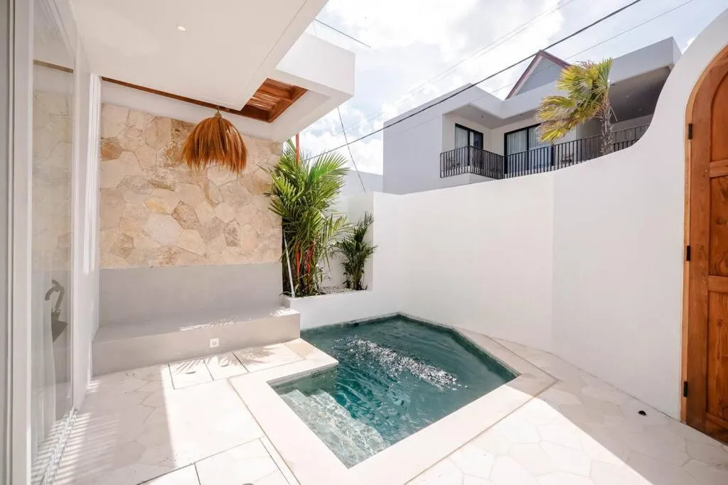 Las Casas Canggu Minimalist Studio with Pool
