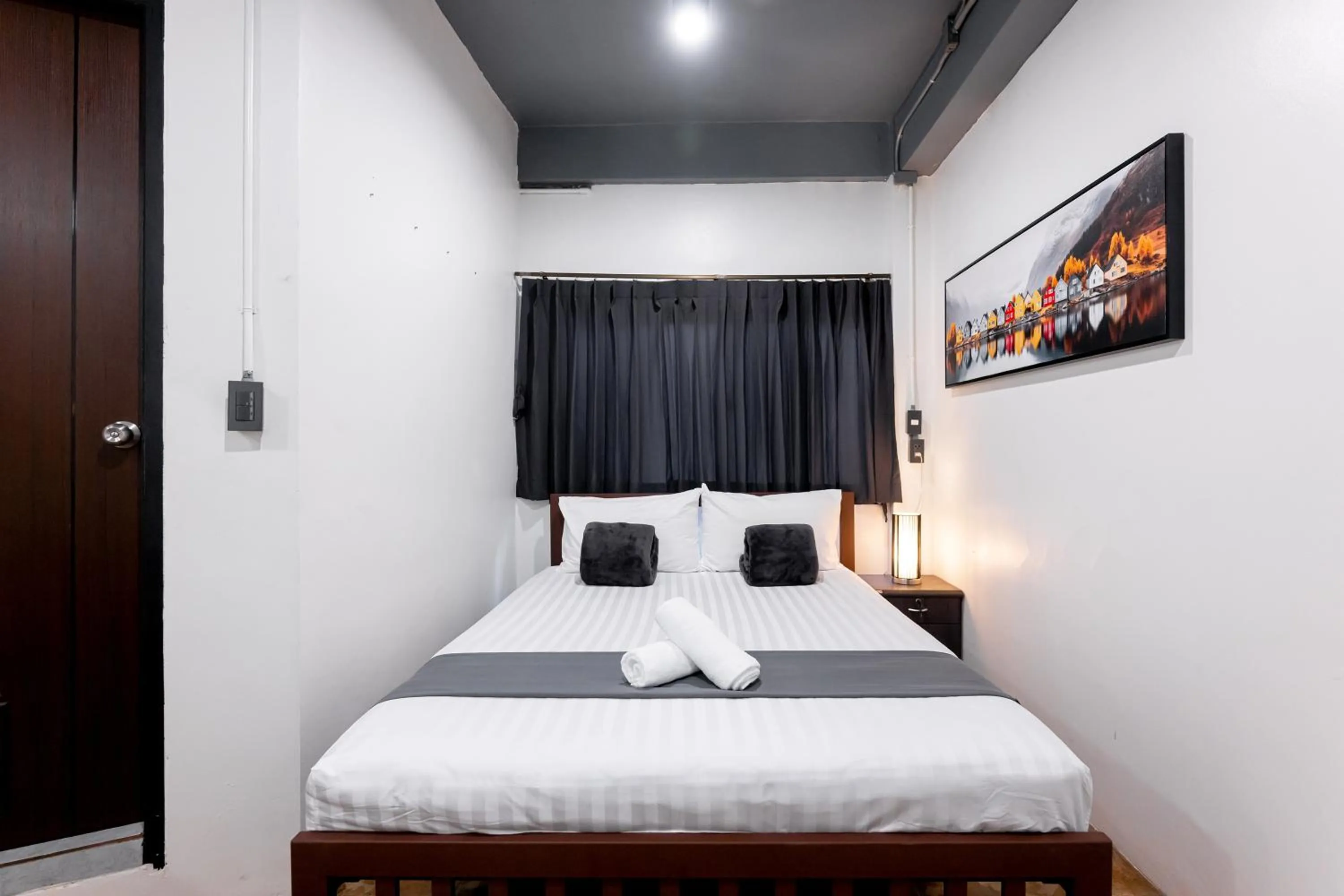 Bedroom, Bed in Vibes Hostel Bangkok