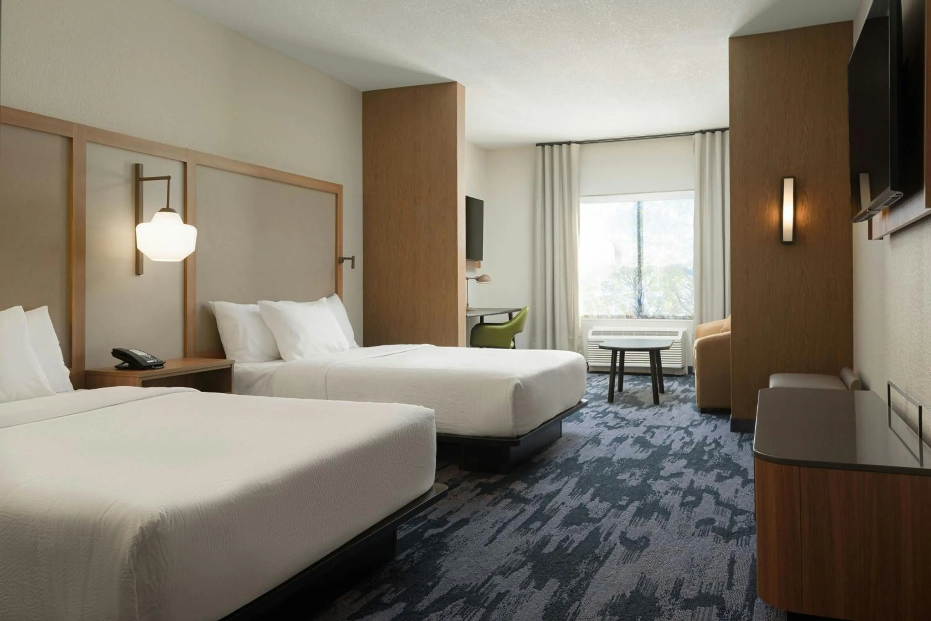 Photo of the whole room, Bed in Fairfield by Marriott Inn & Suites Cincinnati Oakley