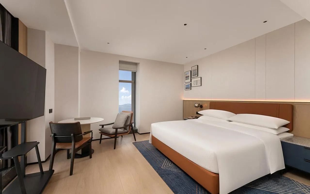 Bed in Four Points by Sheraton Dali, Erhai