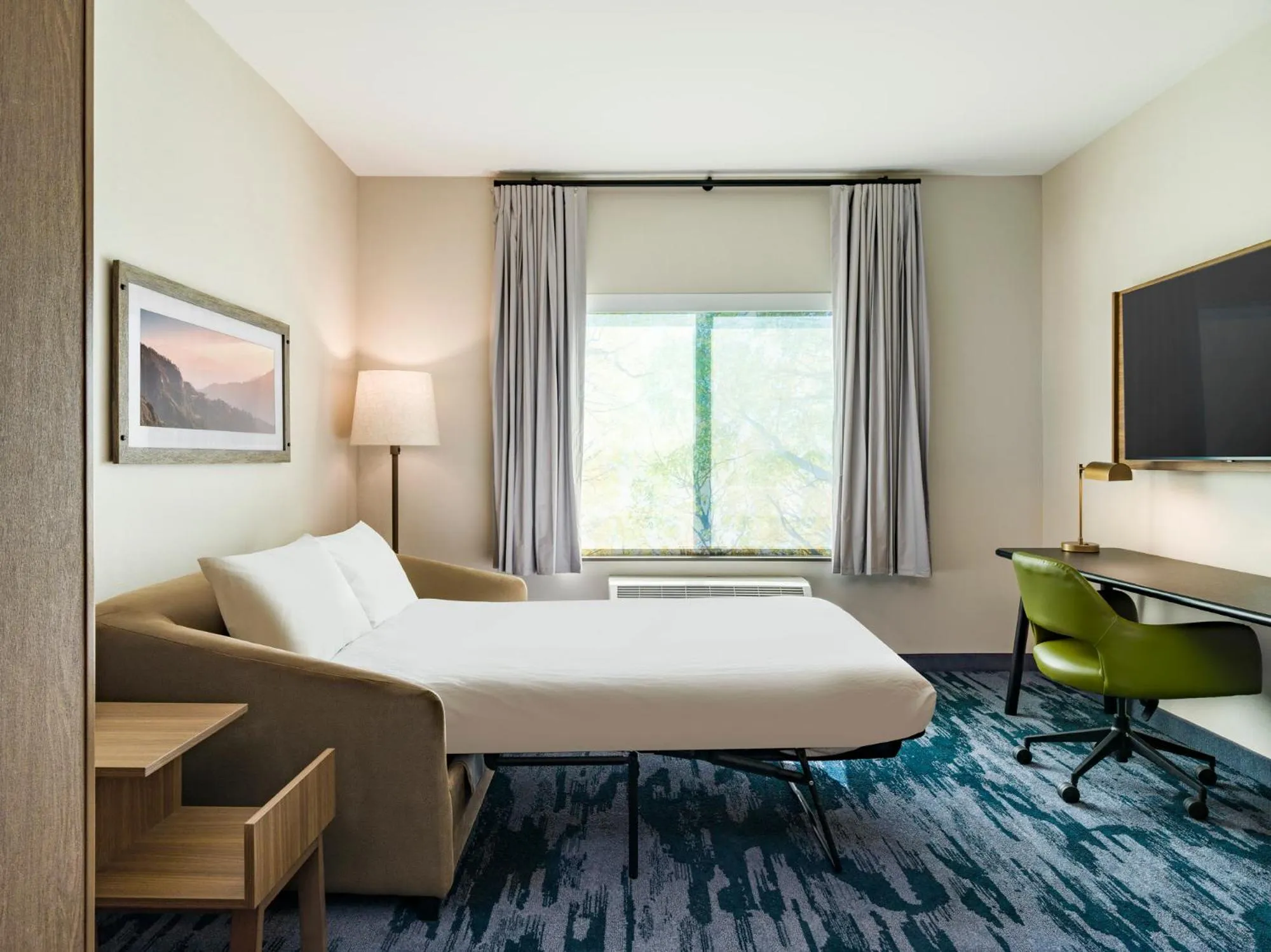 Living room, Bed in Fairfield Inn & Suites Hanford