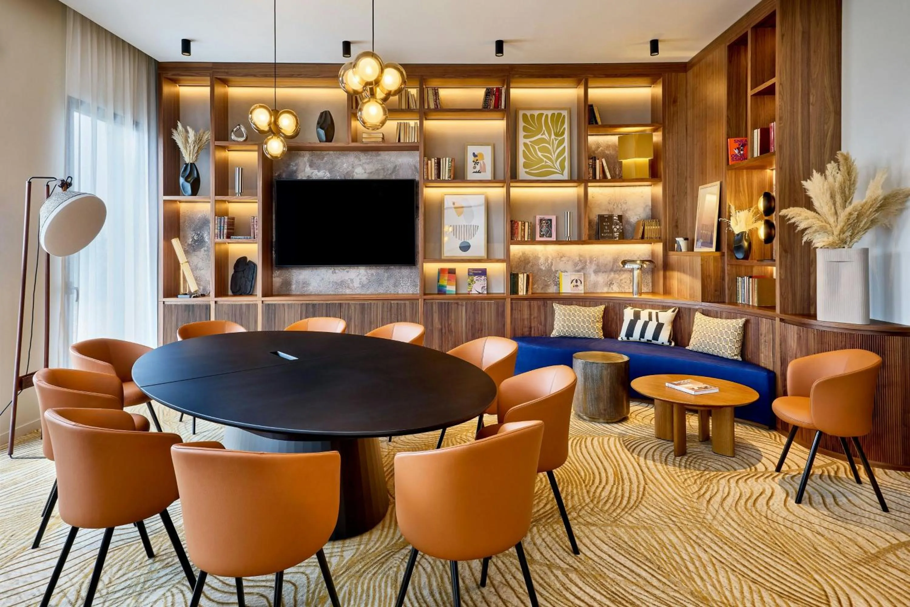 Lounge or bar in Courtyard by Marriott Lyon Eurexpo Stadium