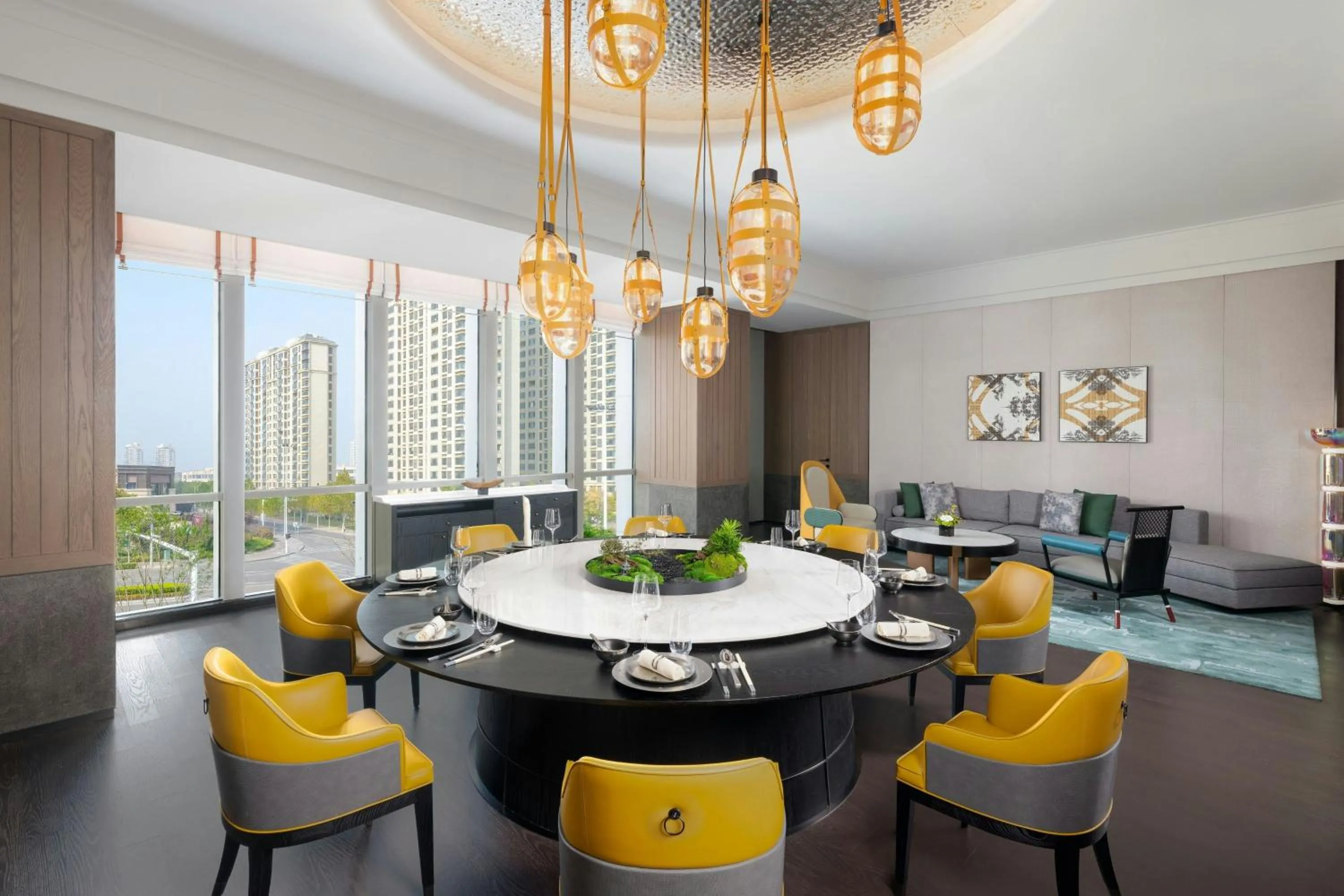 Restaurant/places to eat in Renaissance Qingdao Hotel