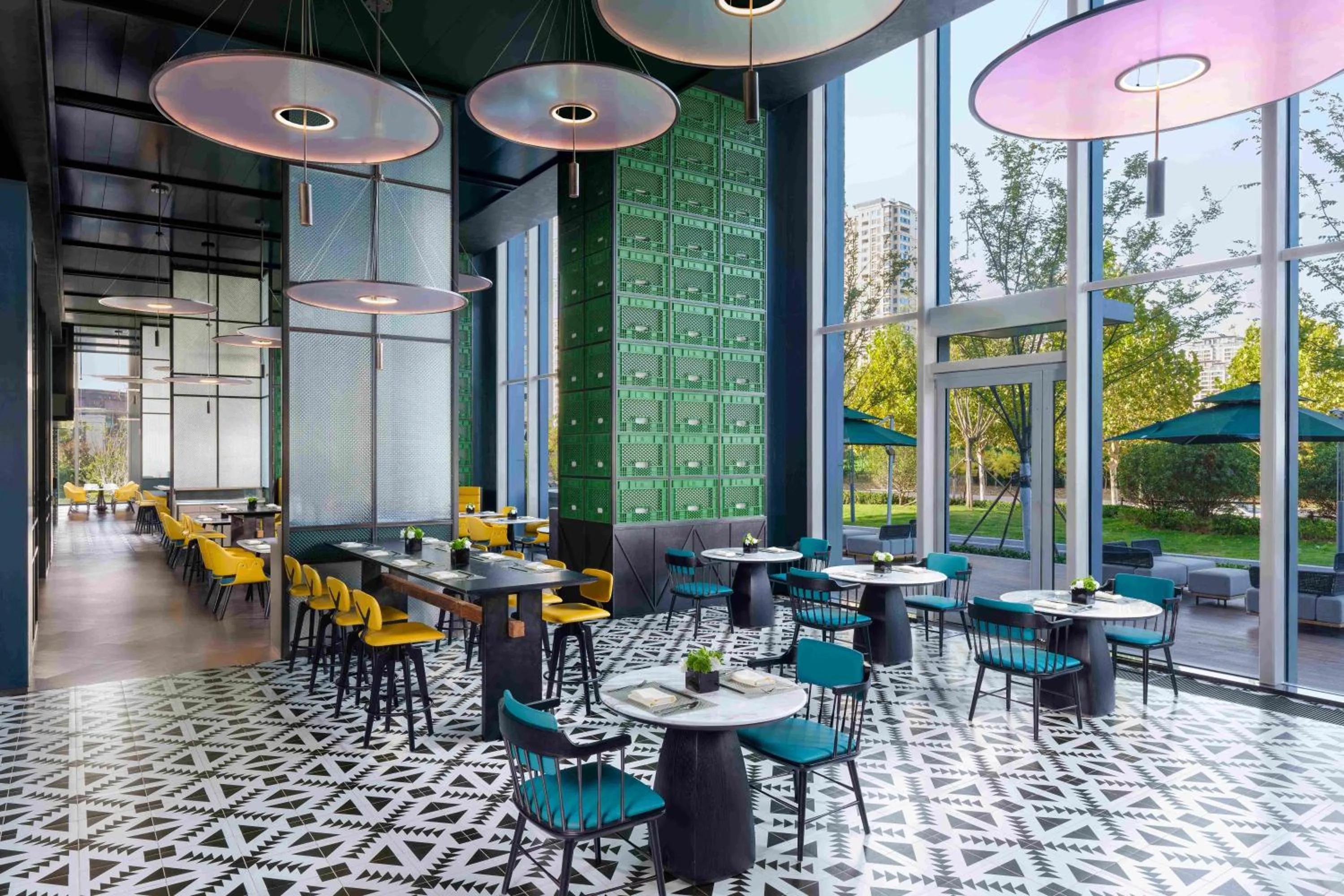 Restaurant/places to eat in Renaissance Qingdao Hotel