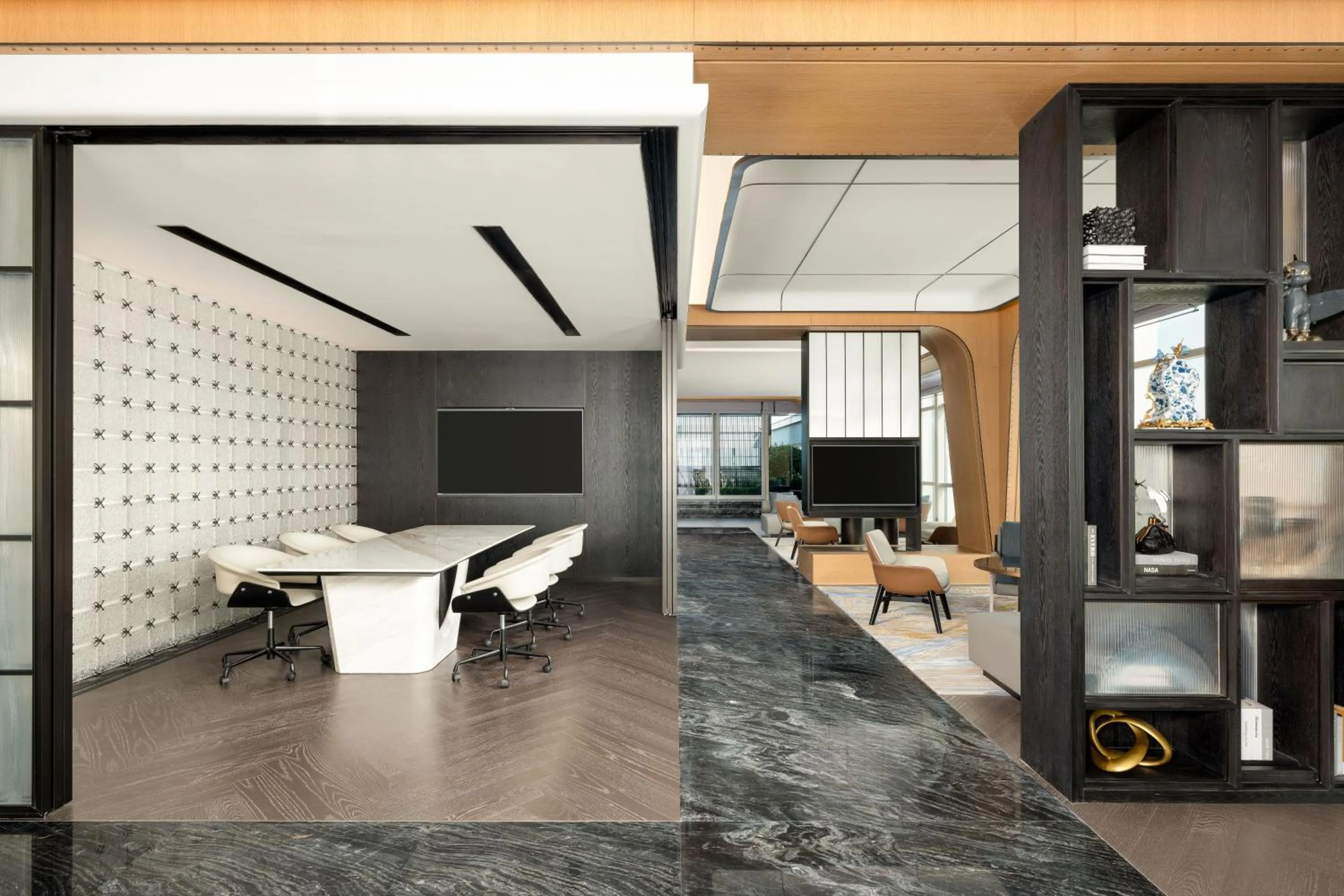 Lounge or bar in Renaissance Qingdao Hotel