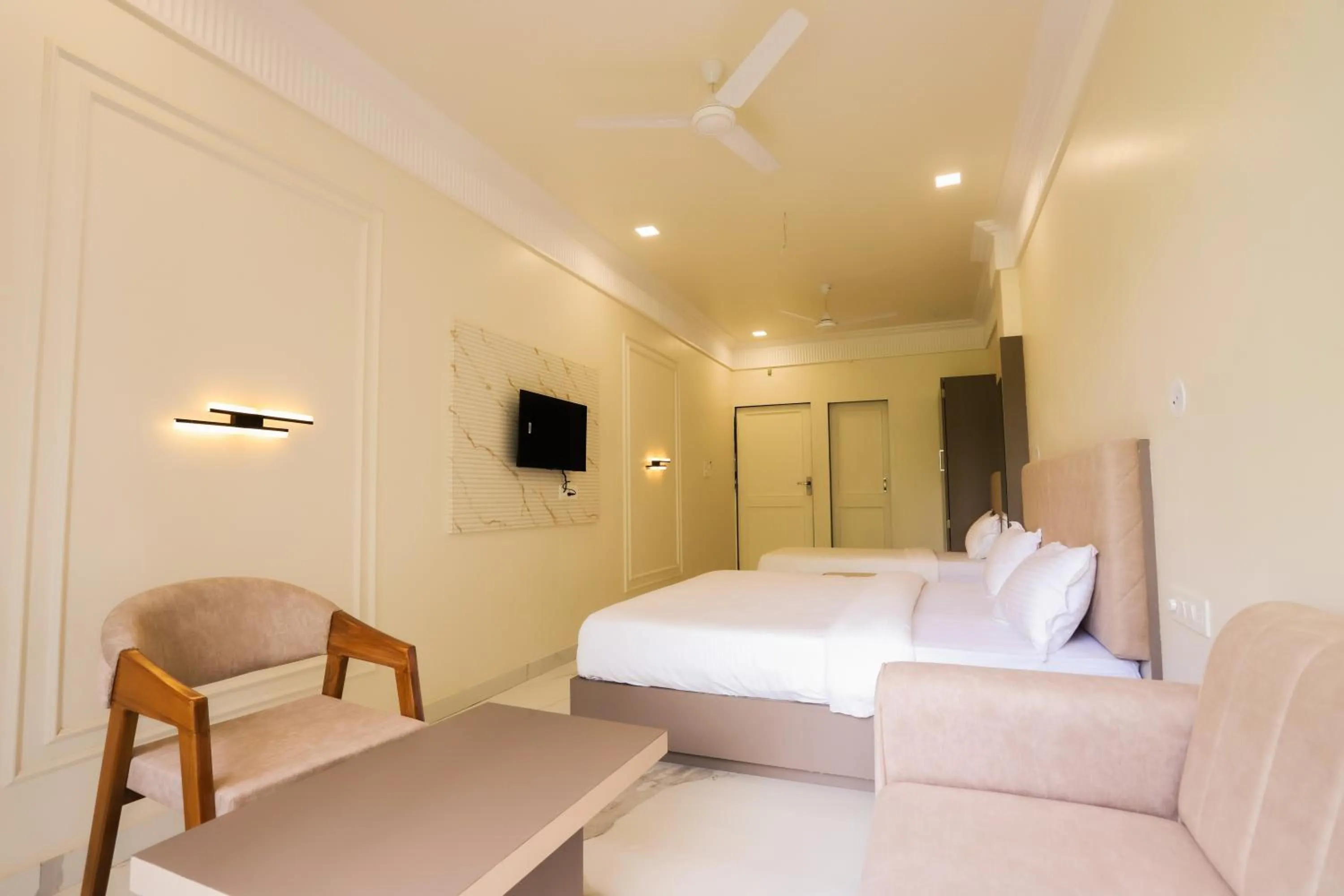 Triple Room in Hotel Indra Palace