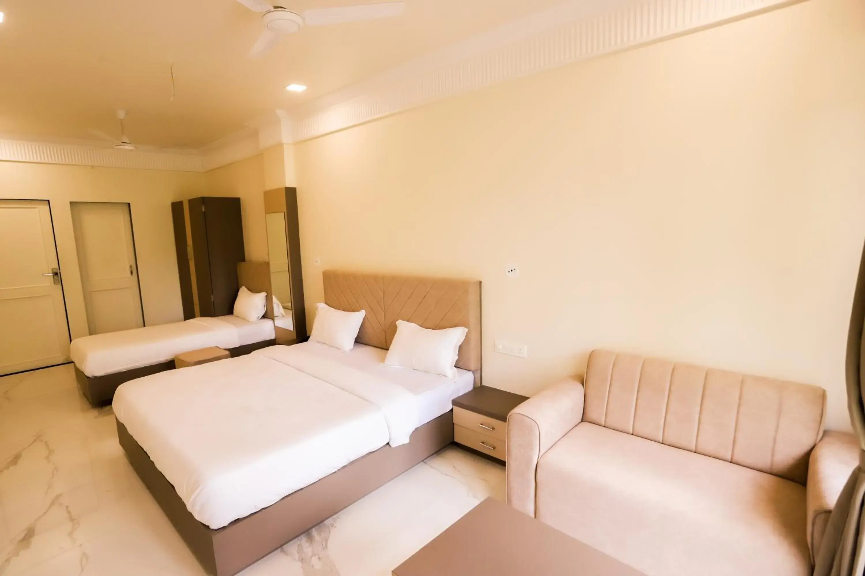 Triple Room in Hotel Indra Palace Triple Room in Hotel Indra Palace