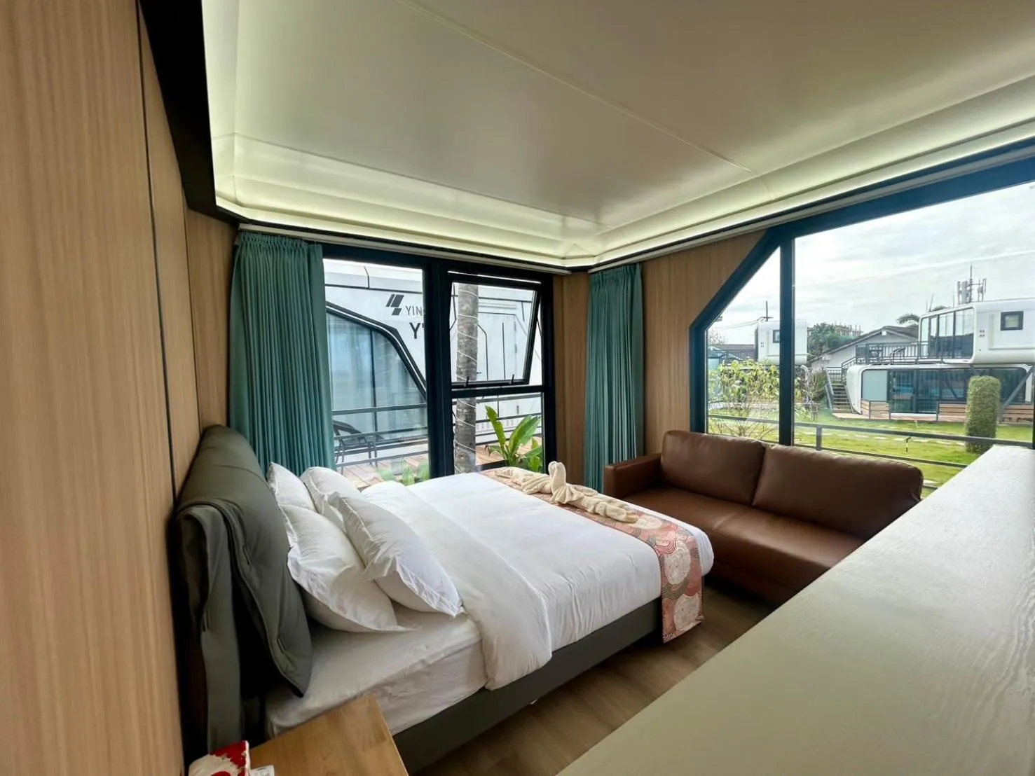 Bedroom, Bed in Space House Hotel Phuket