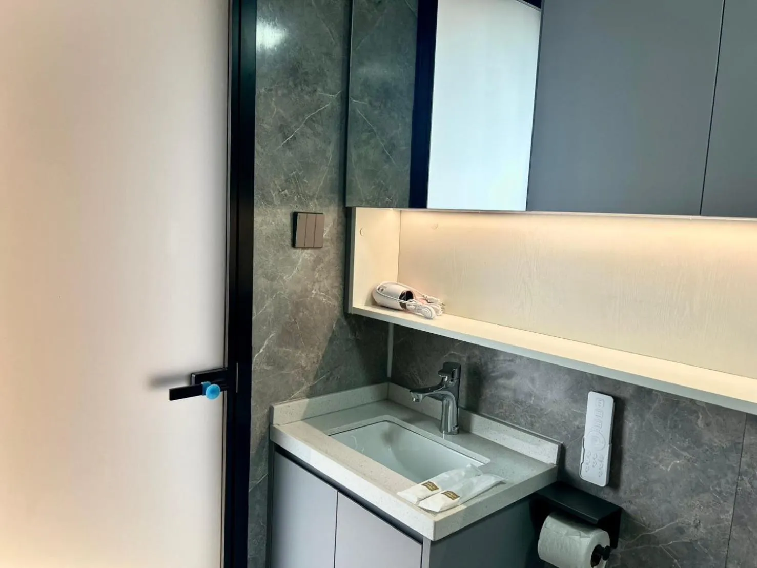 Toilet in Space House Hotel Phuket