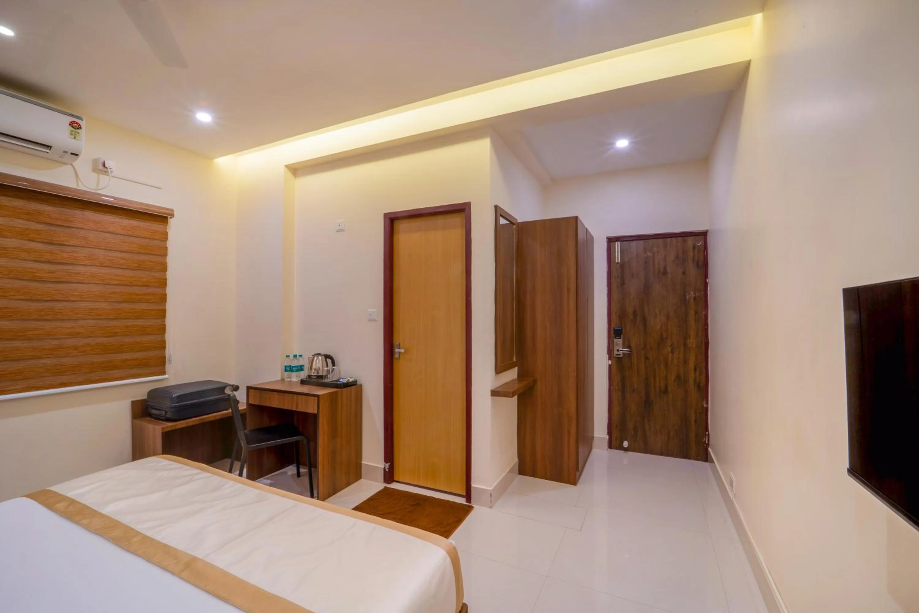 Bedroom, Bed in Mcity Elite Suites