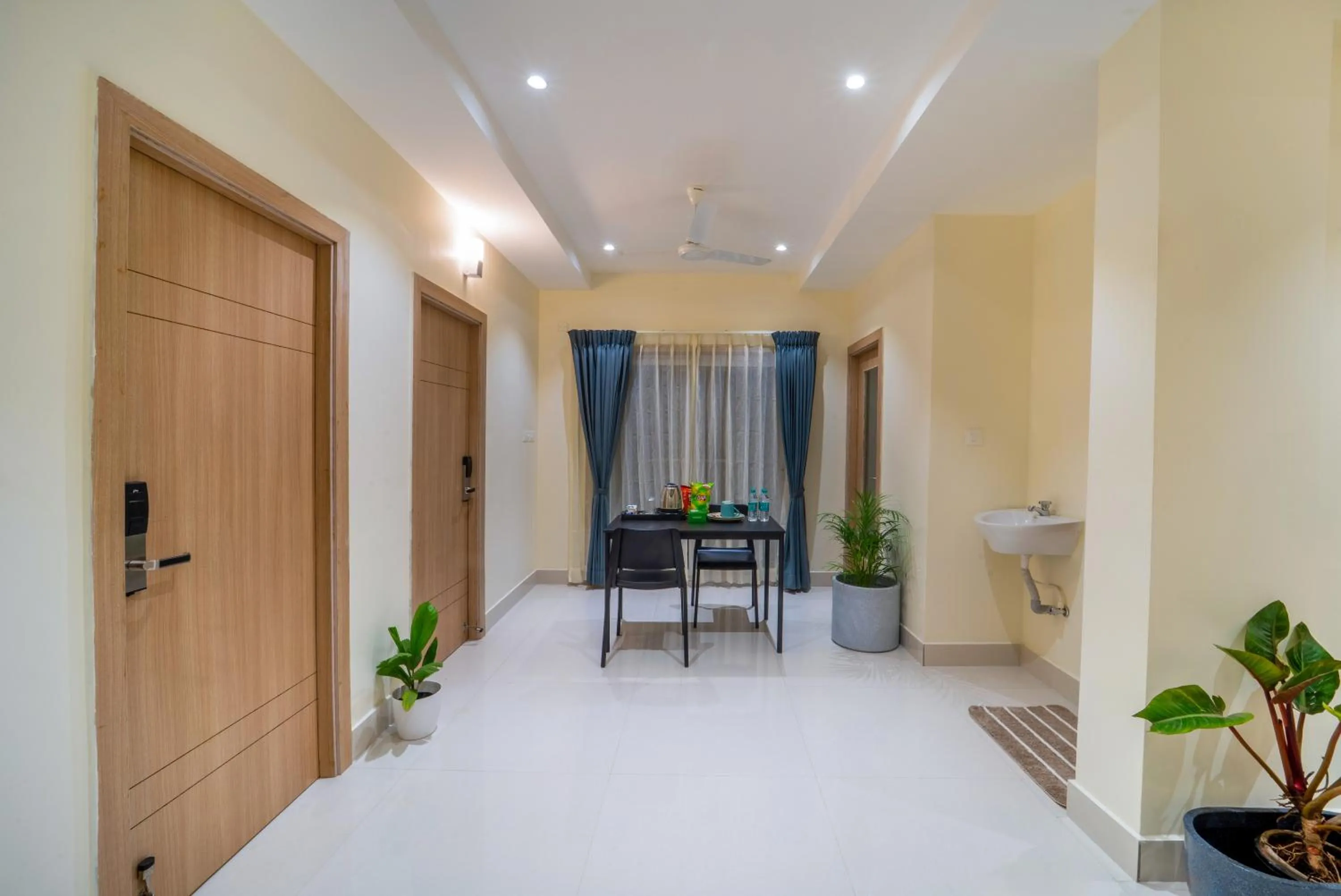 Living room, Bed in Mcity Elite Suites