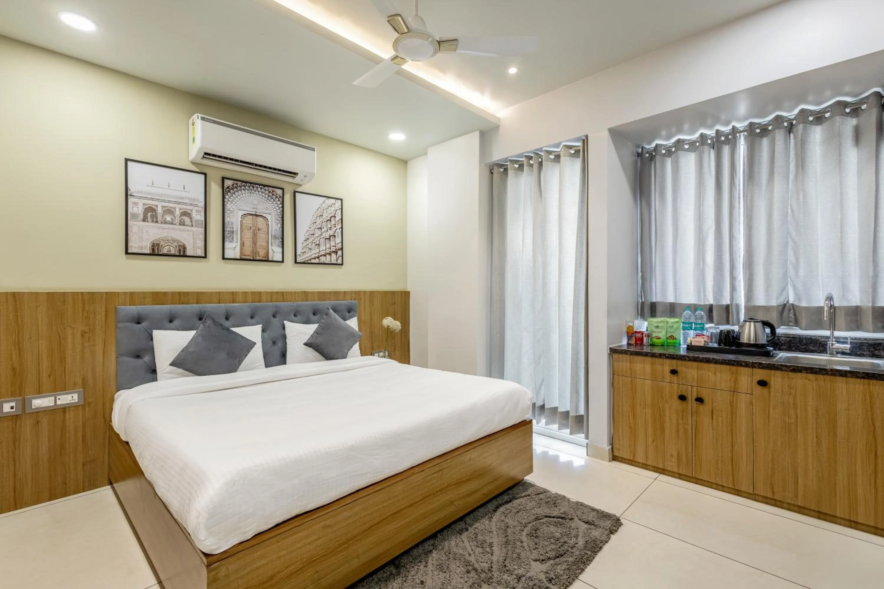 Bed in Wandr Hotel Medicity Gurugram, Near Medanta Hospital