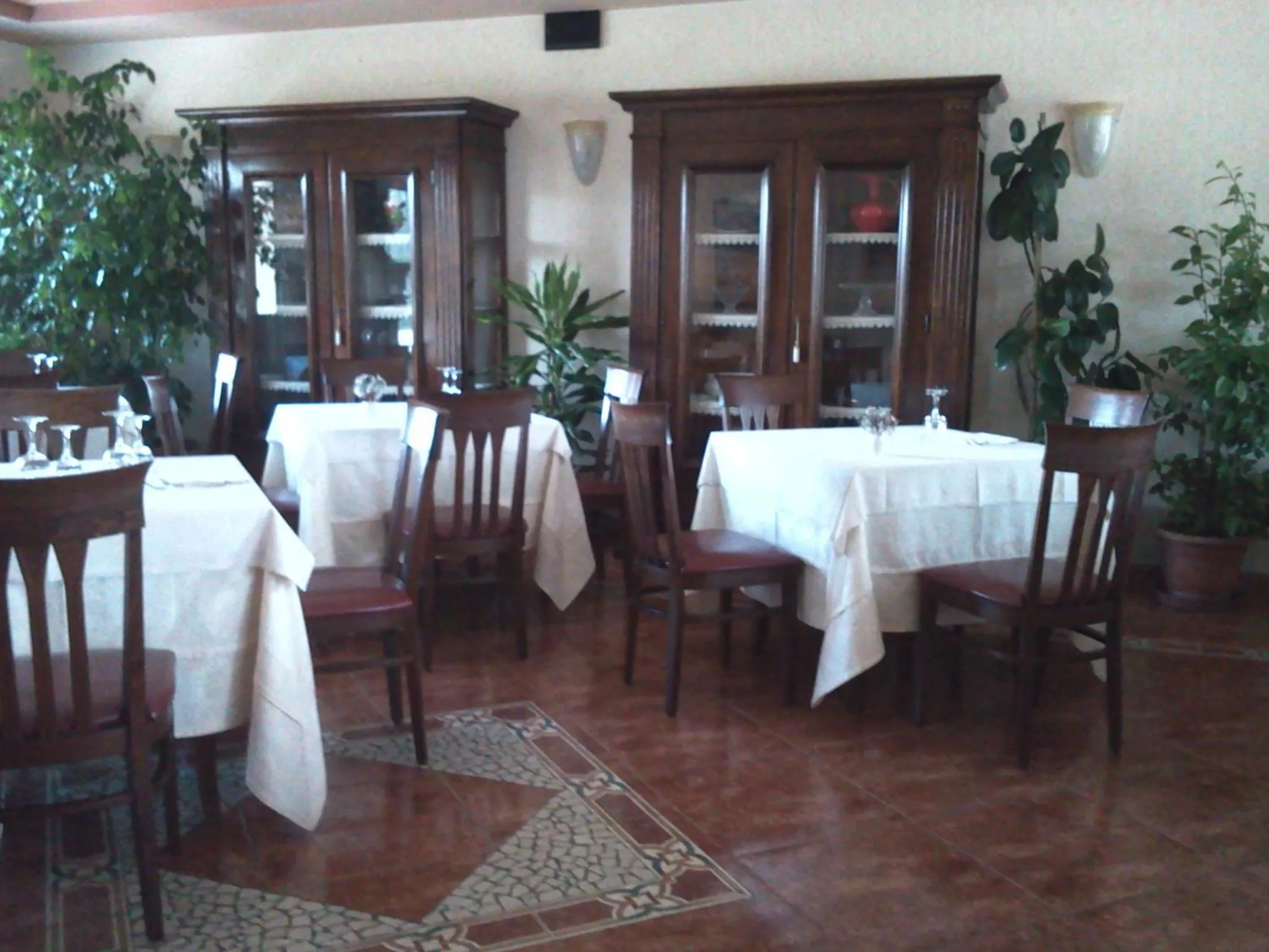 Restaurant/places to eat in Albergo Al Portico