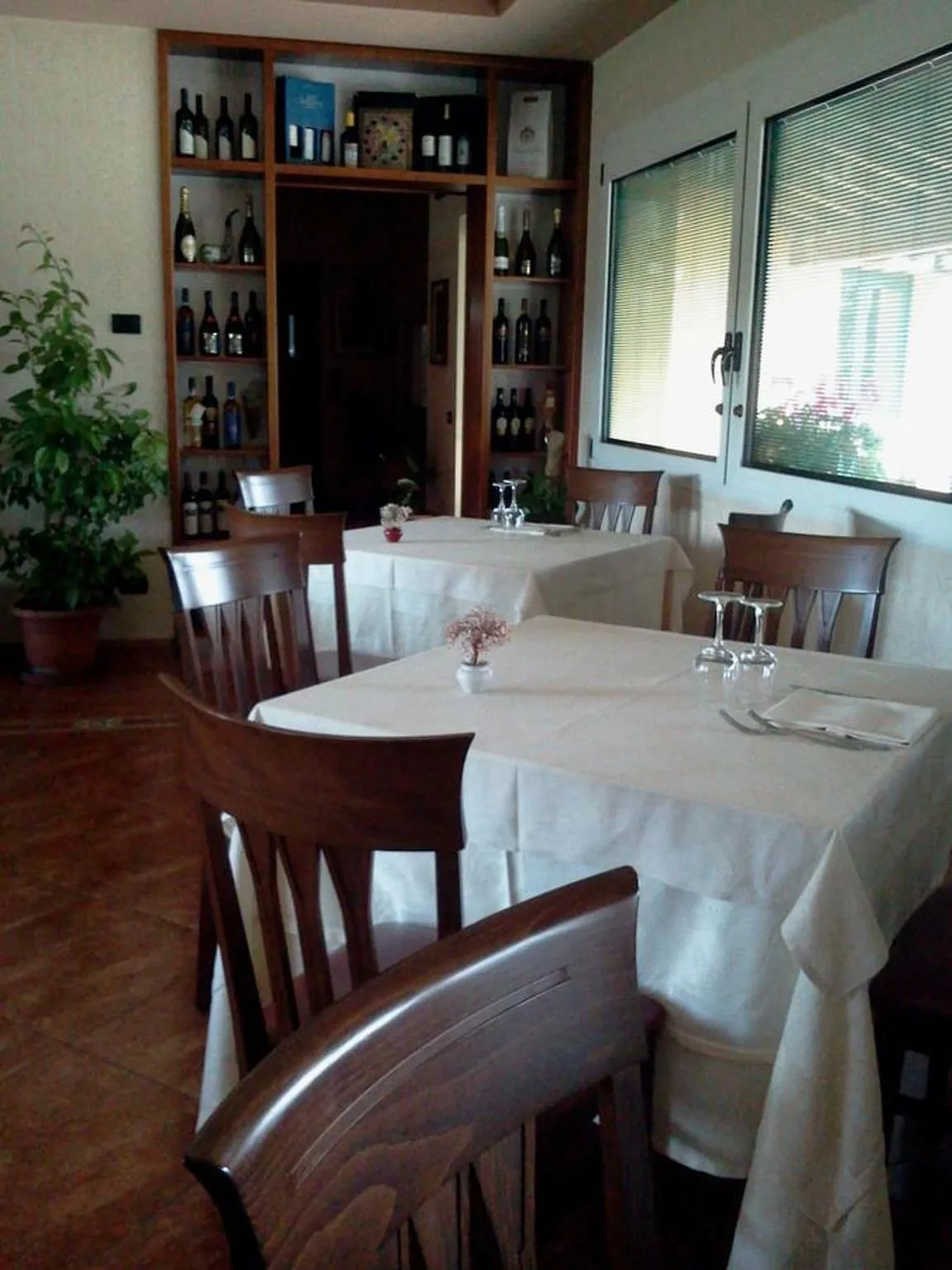 Restaurant/places to eat in Albergo Al Portico