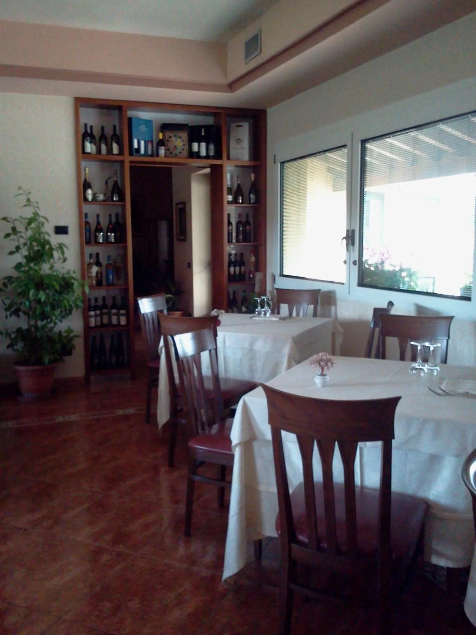 Restaurant/places to eat in Albergo Al Portico