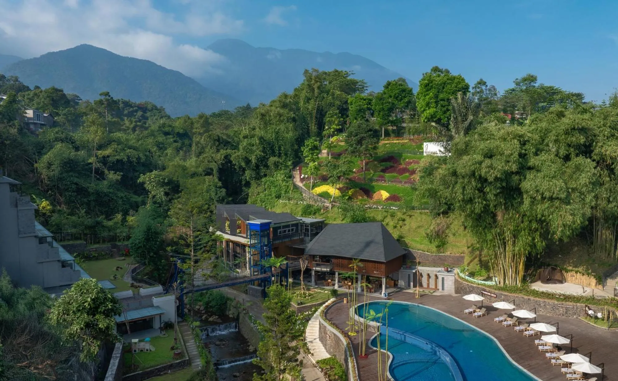 Swimming pool in Plataran Puncak Suites