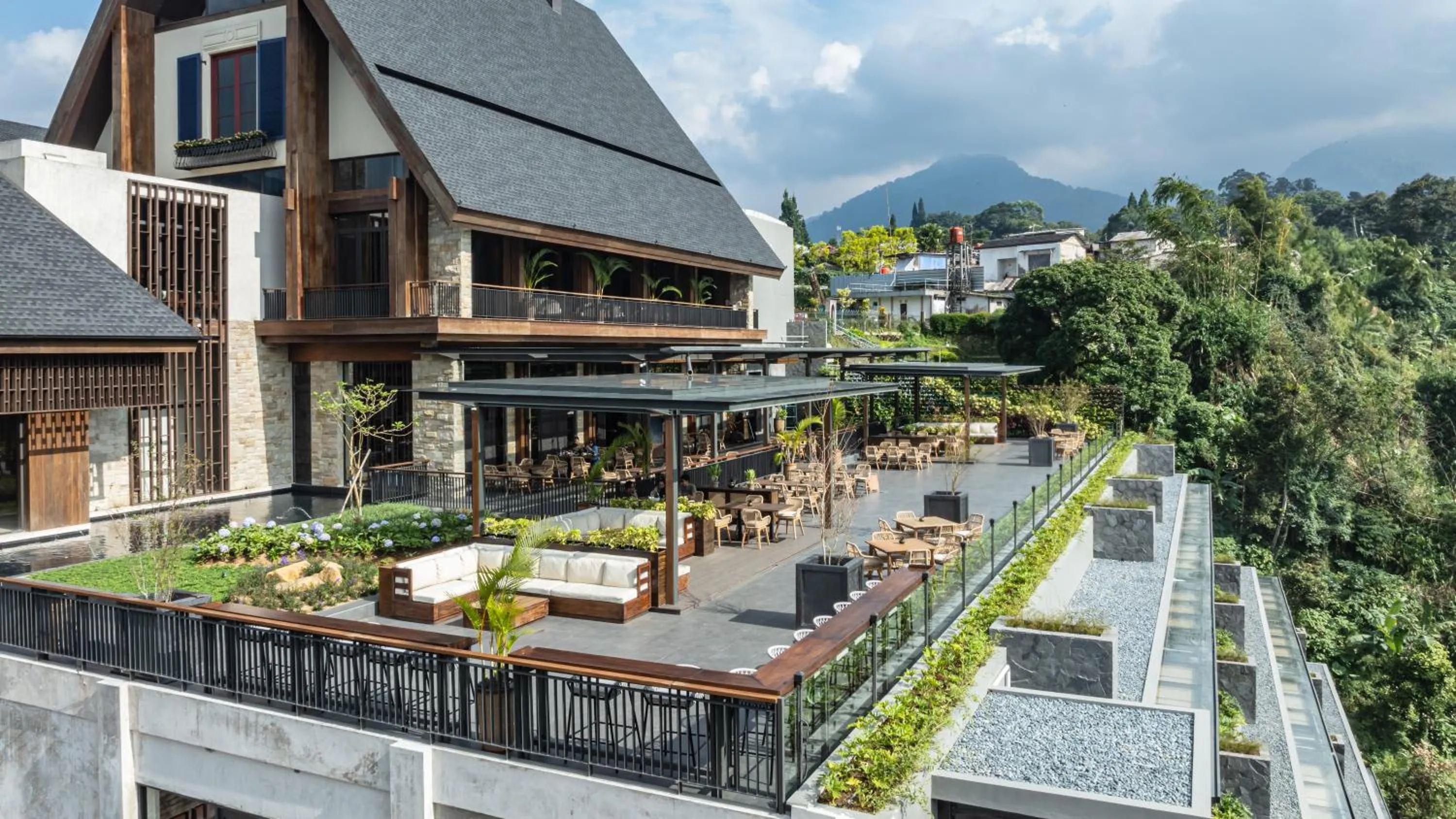 Restaurant/places to eat in Plataran Puncak Suites