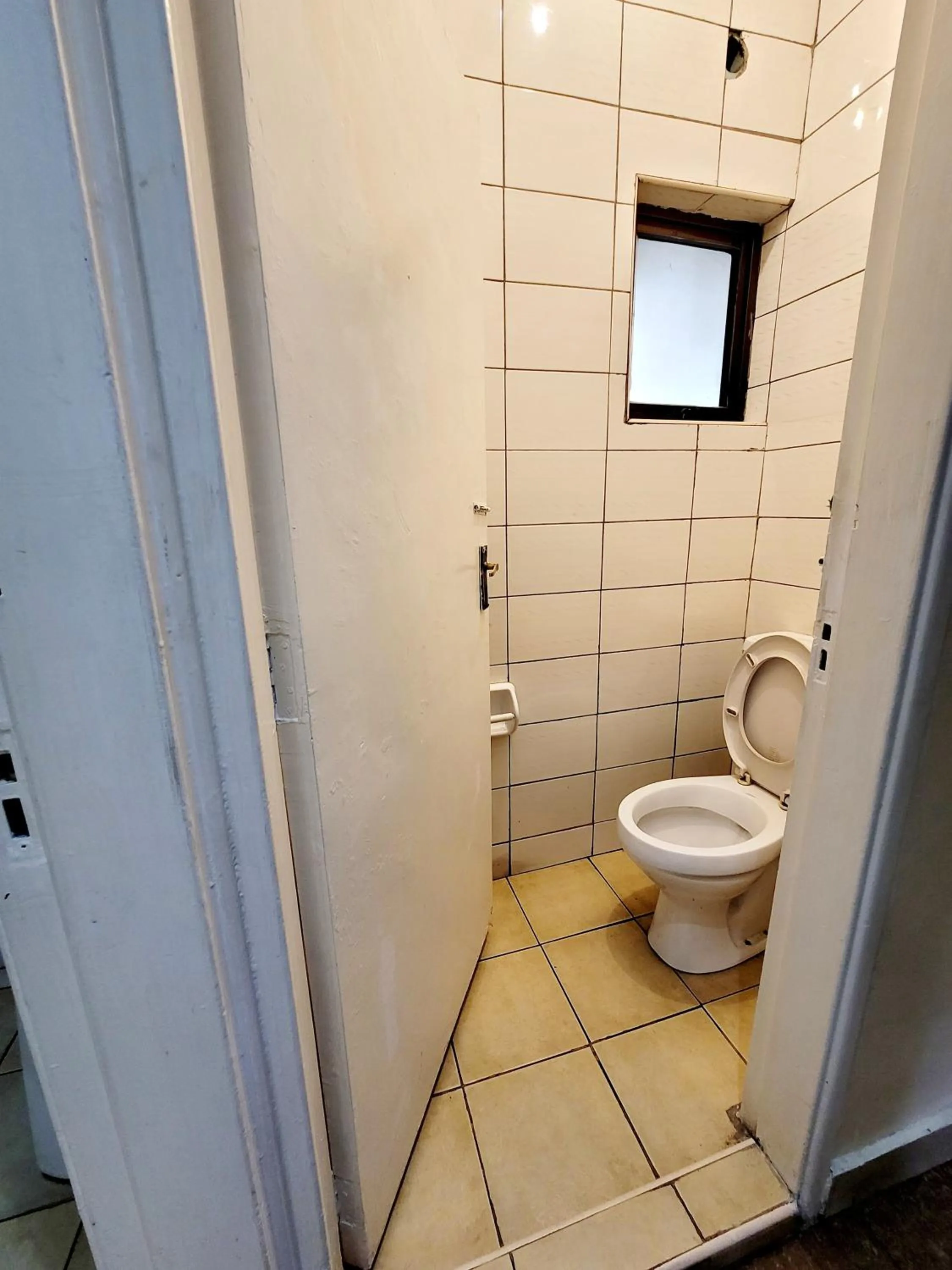 Shower in Nairobi Glory Palace Hotel