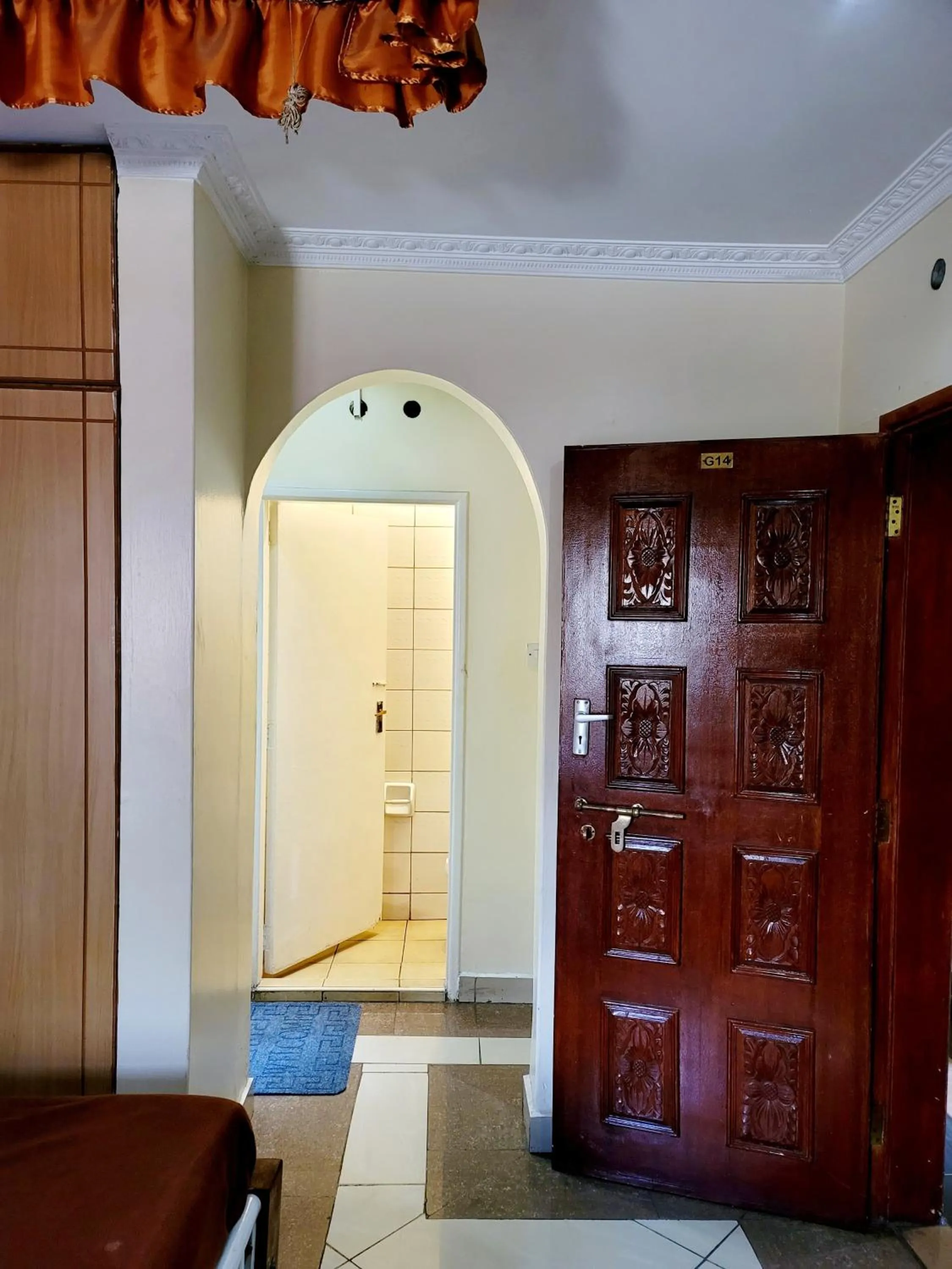 wardrobe in Nairobi Glory Palace Hotel