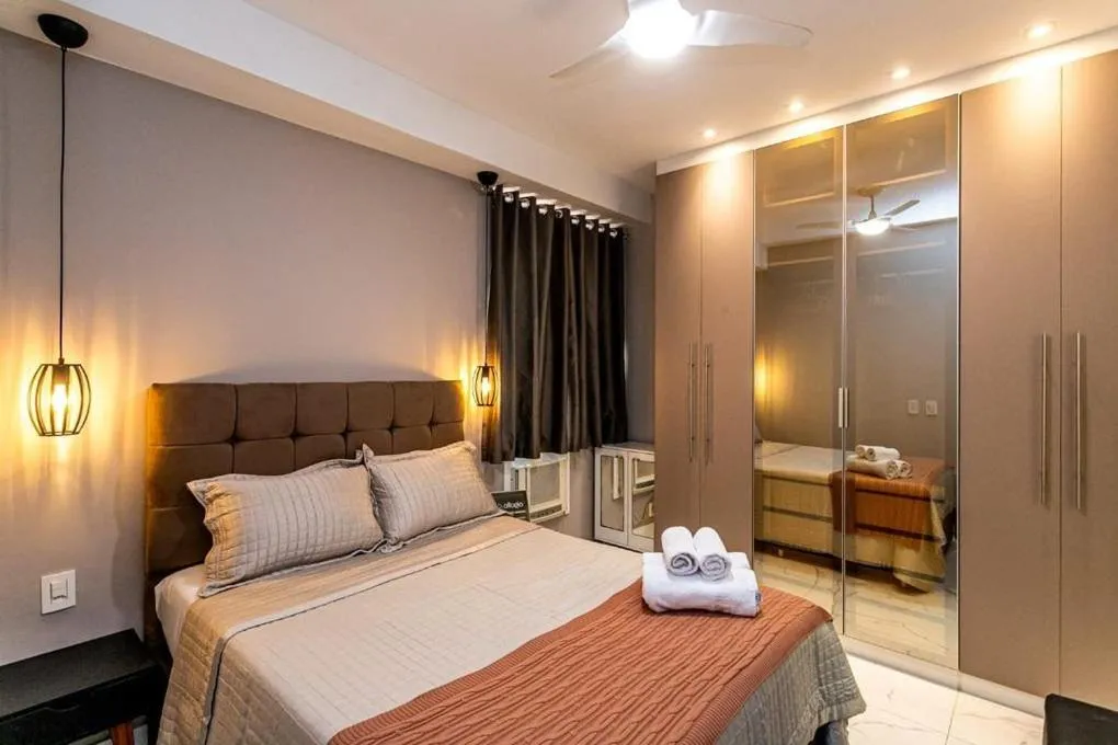 Apartamento Moderno na Quadra da Praia de Copacabana