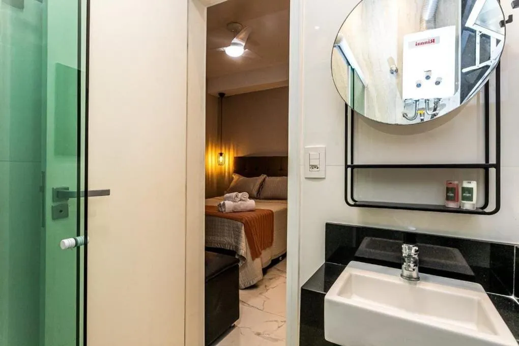 Apartamento Moderno na Quadra da Praia de Copacabana