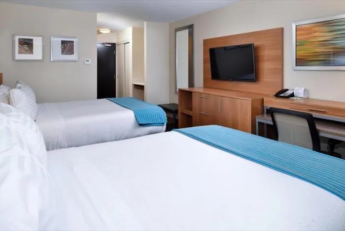Bed in Holiday Inn Hotel & Suites Edmonton Airport Conference Centre by IHG