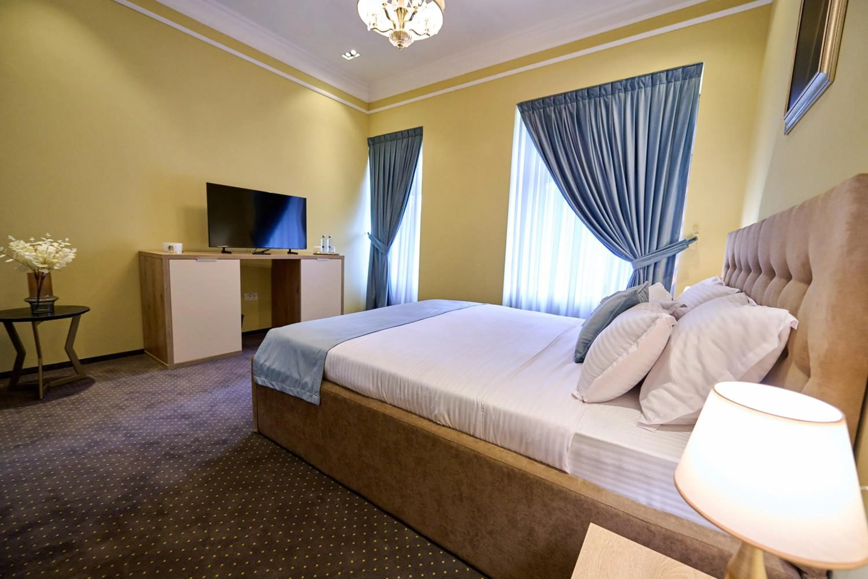 TV and multimedia, Bed in G Danube Boutique Hotel