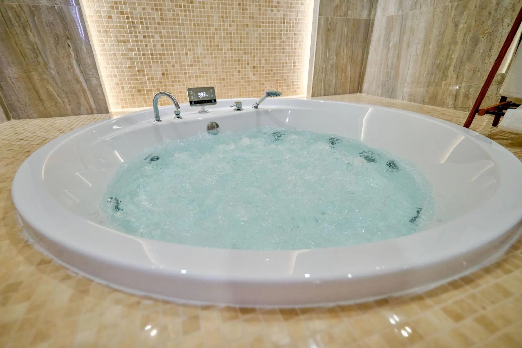 Hot Tub in G Danube Boutique Hotel
