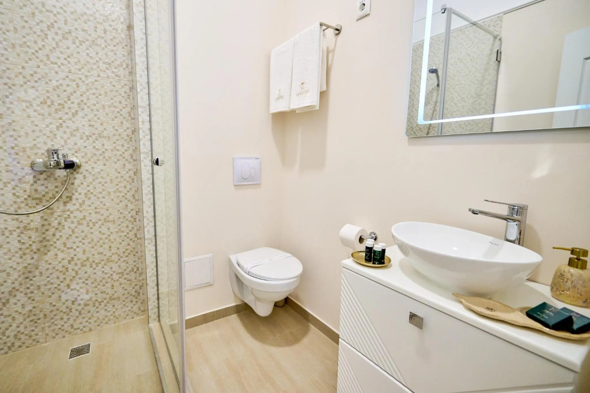 Toilet in G Danube Boutique Hotel