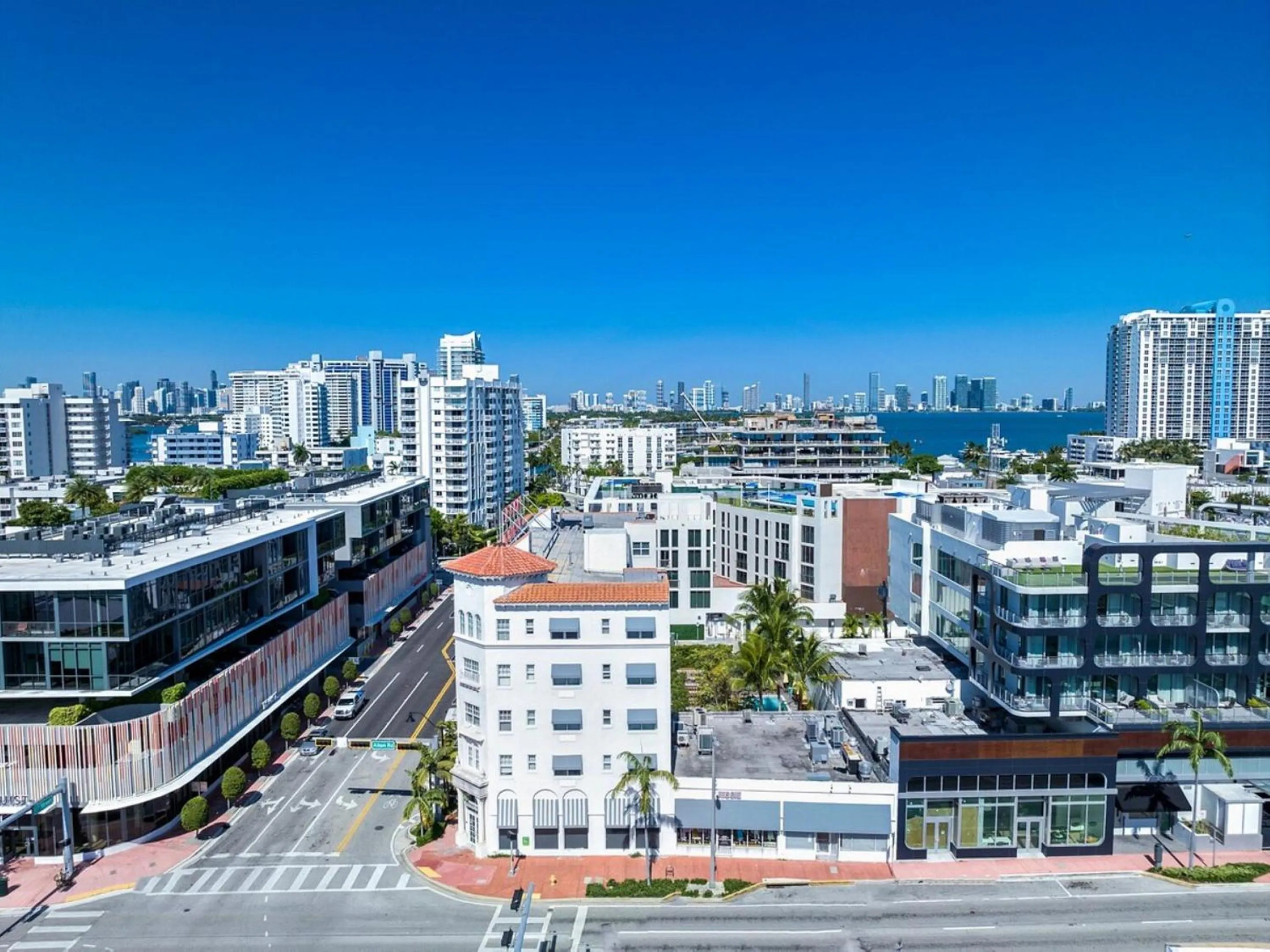 Property building in Global Luxury Suites at The Apex Miami