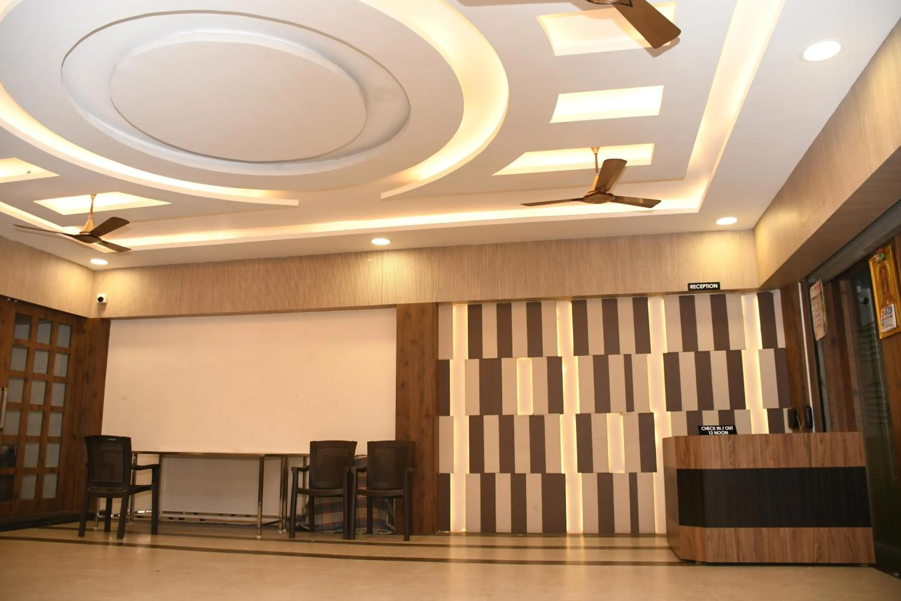 Lobby or reception in Vasantham Inn