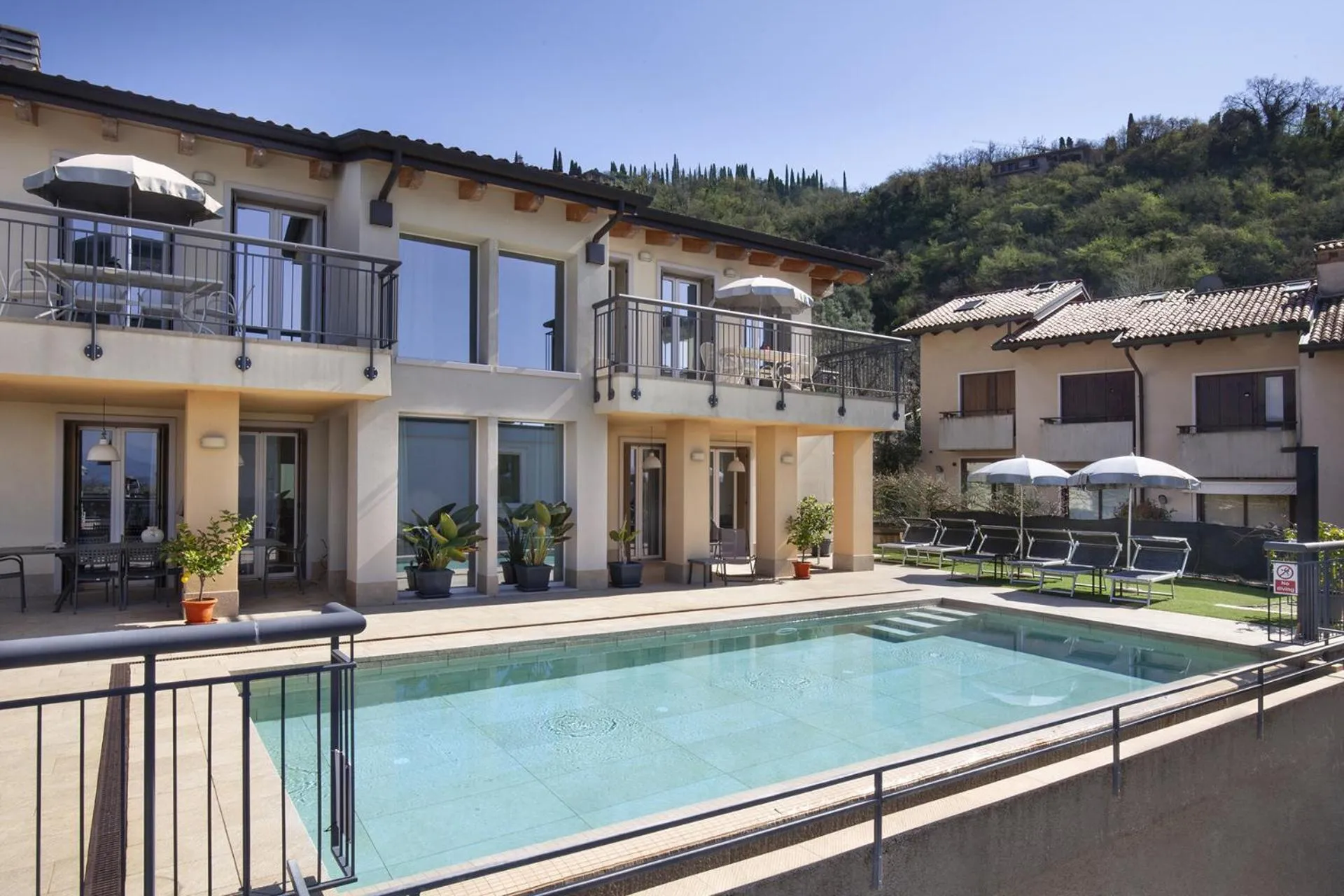 Casa Al Lago With Pool
