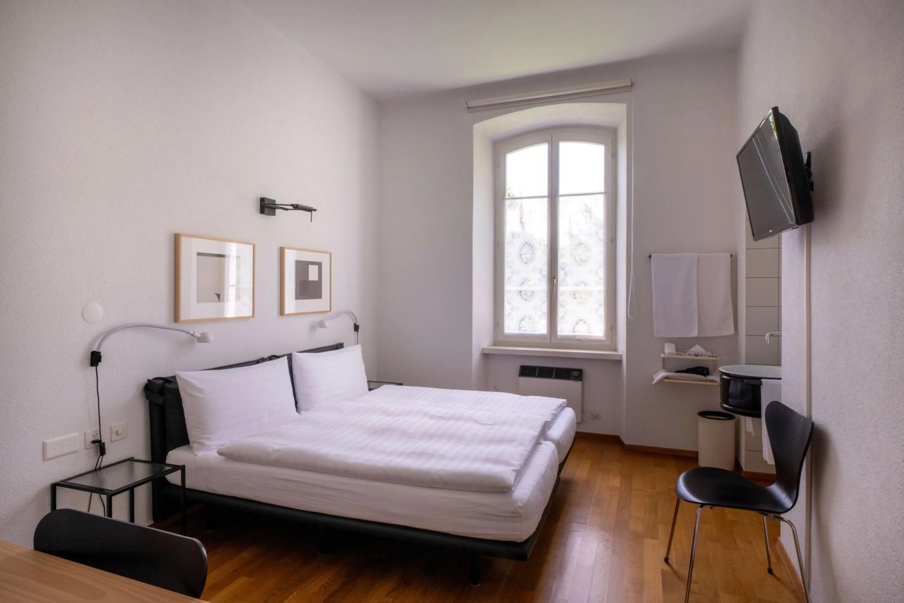 Double Room with Shared Bathroom - single occupancy in Albergo Ristorante Centovalli
