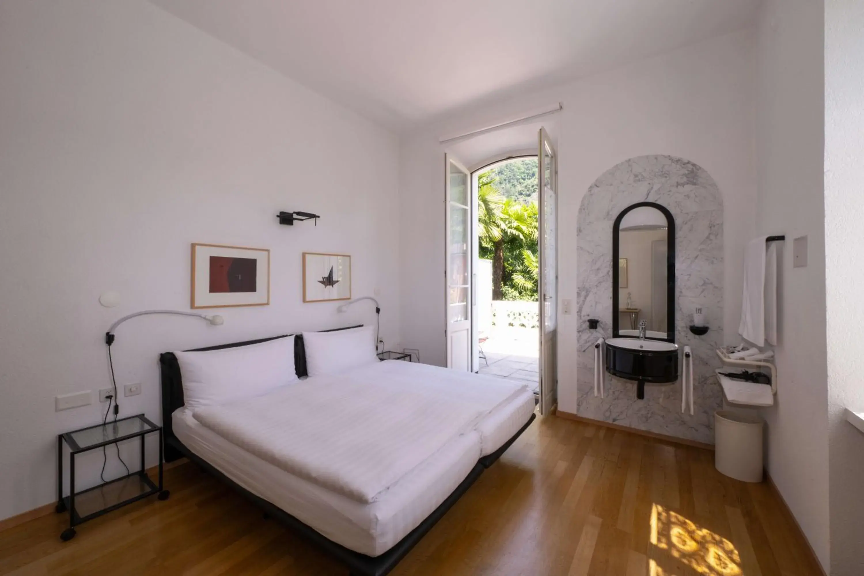 Double Room with Shared Toilet - single occupancy in Albergo Ristorante Centovalli Double Room with Shared Toilet - single occupancy in Albergo Ristorante Centovalli