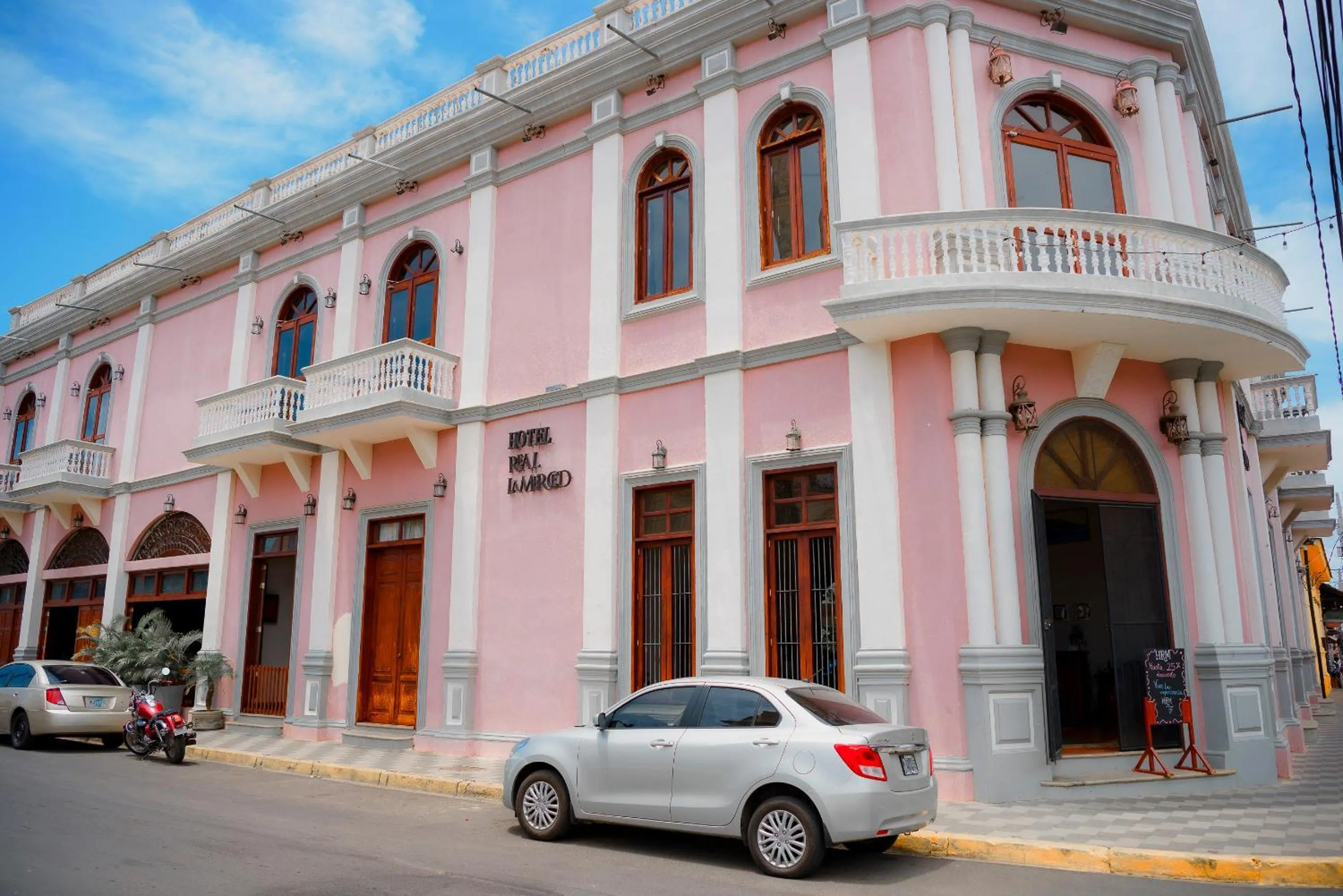 Property building in Hotel Real La Merced