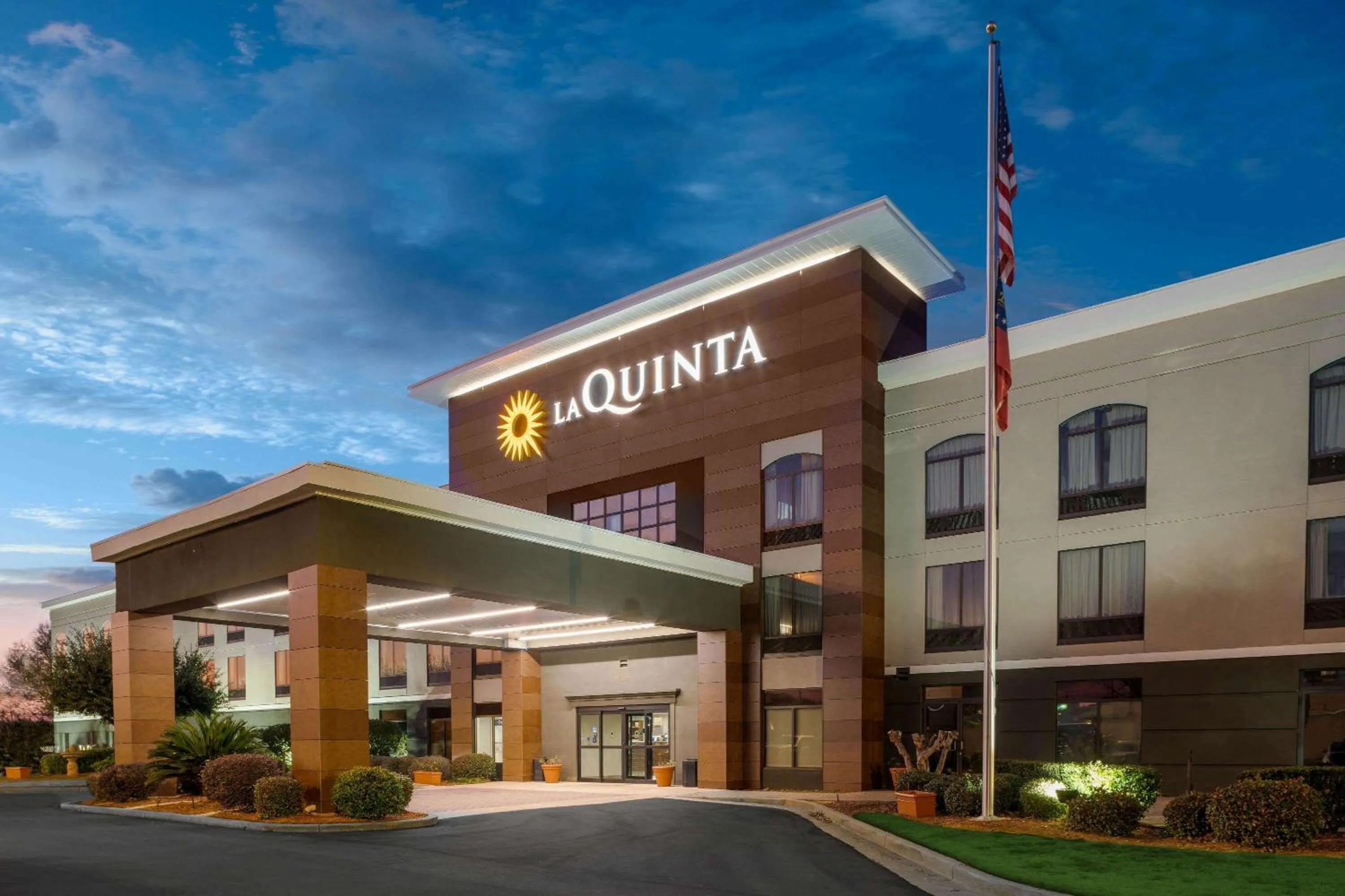 Property building in La Quinta Inn & Suites by Wyndham-Albany GA