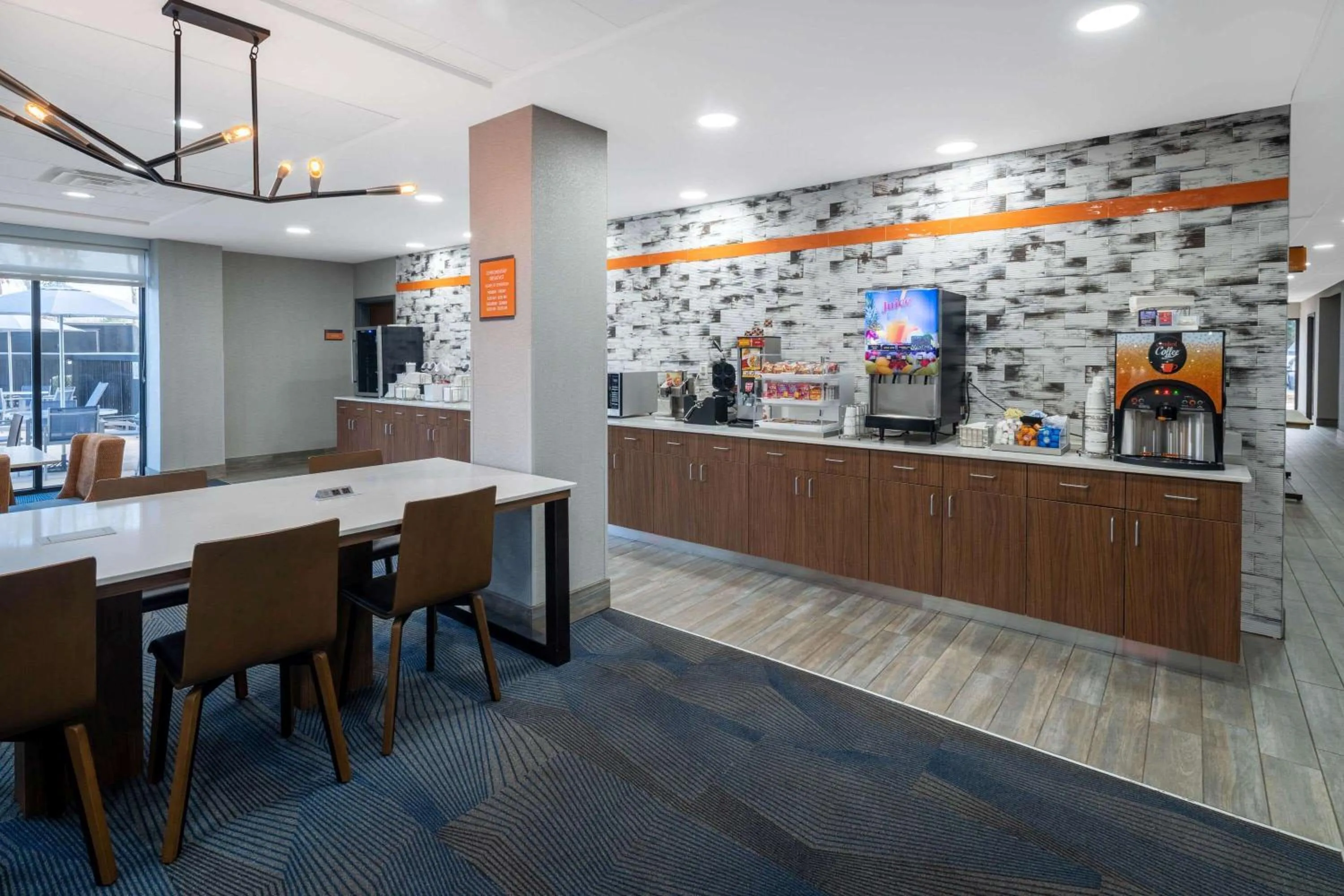 Restaurant/places to eat in La Quinta Inn & Suites by Wyndham-Albany GA