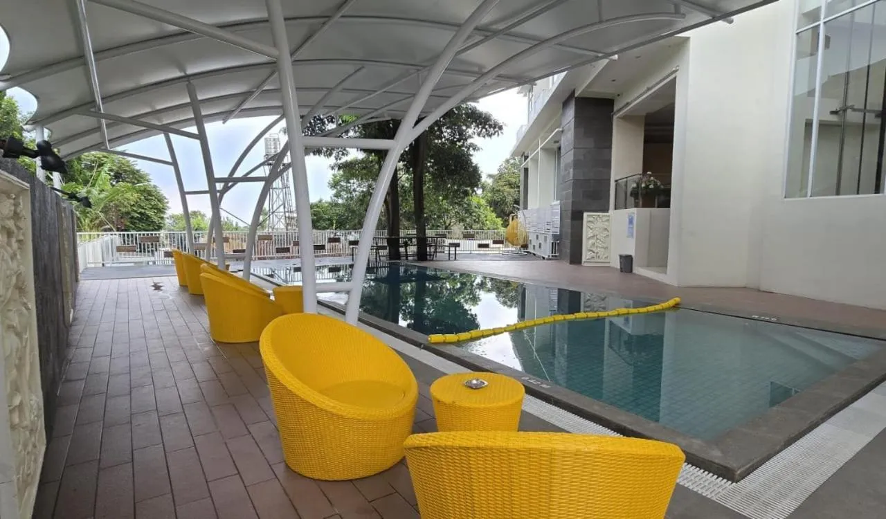 Swimming pool in Point C Hotel