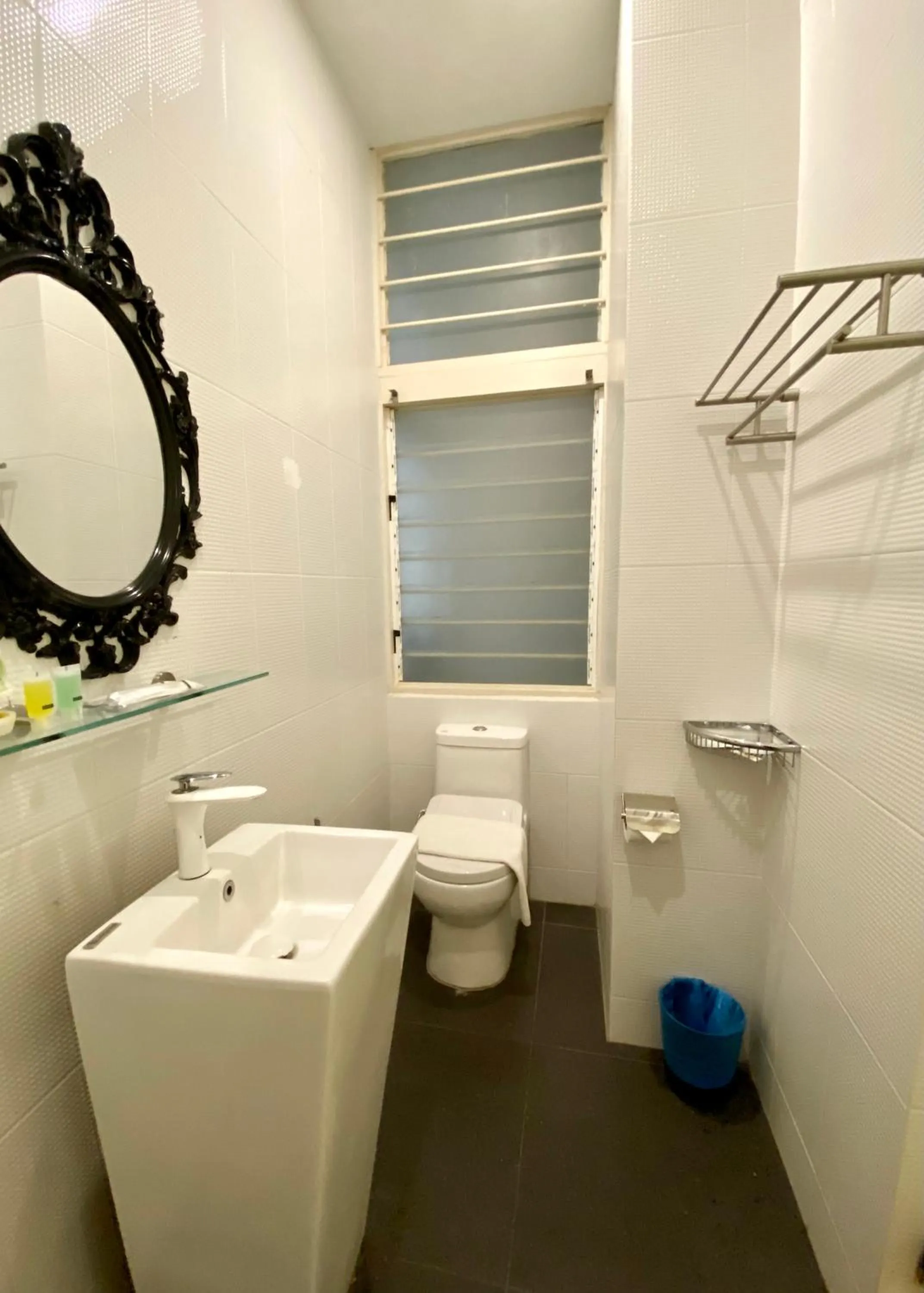 Toilet in Bayu Bayu Hotel by Soft Loft