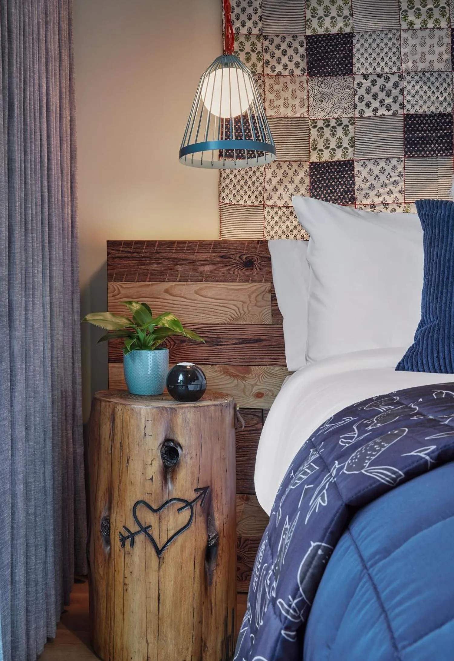 Bedroom, Bed in Treehouse Hotel Silicon Valley