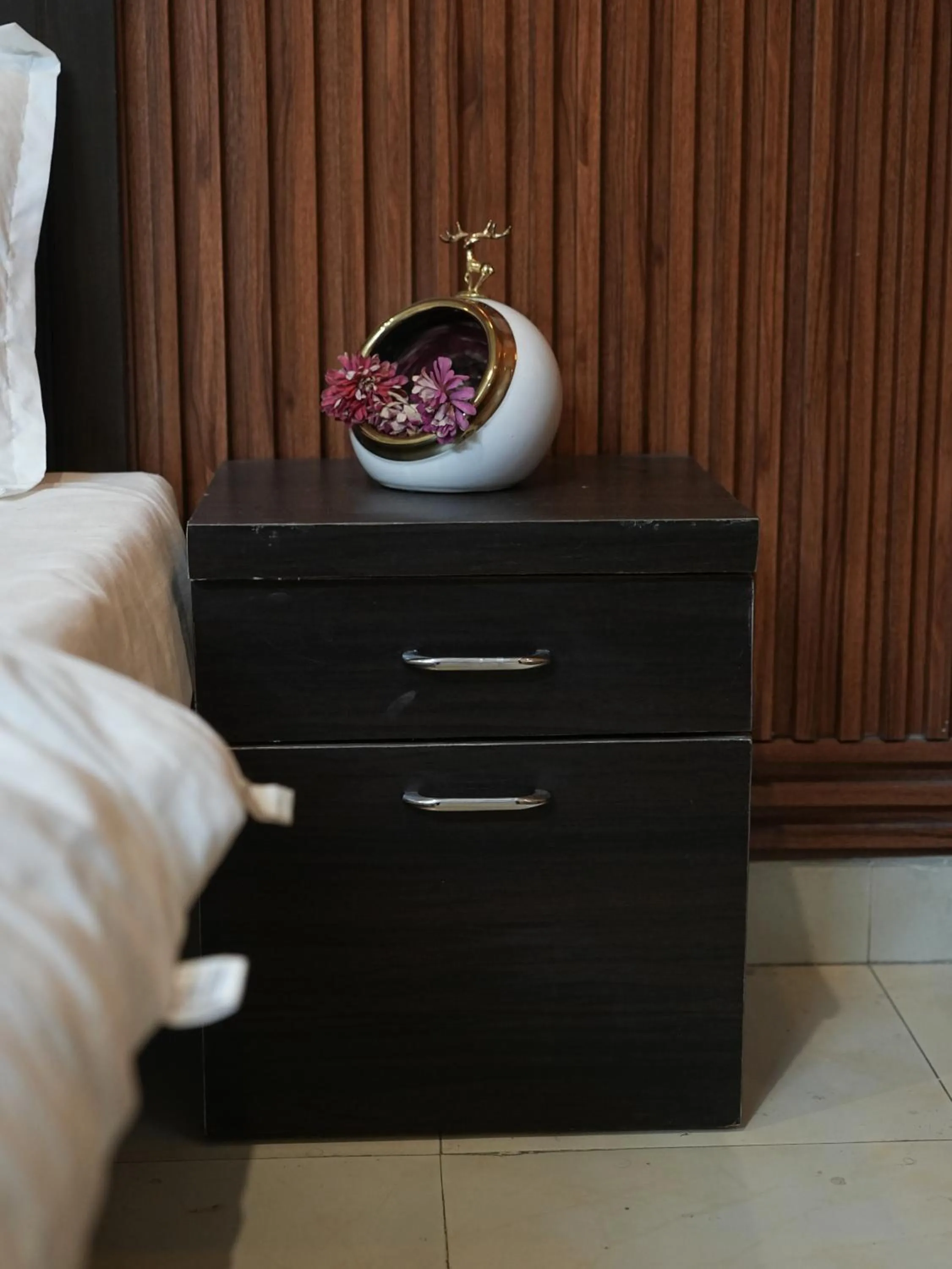 wardrobe in Paradise Island