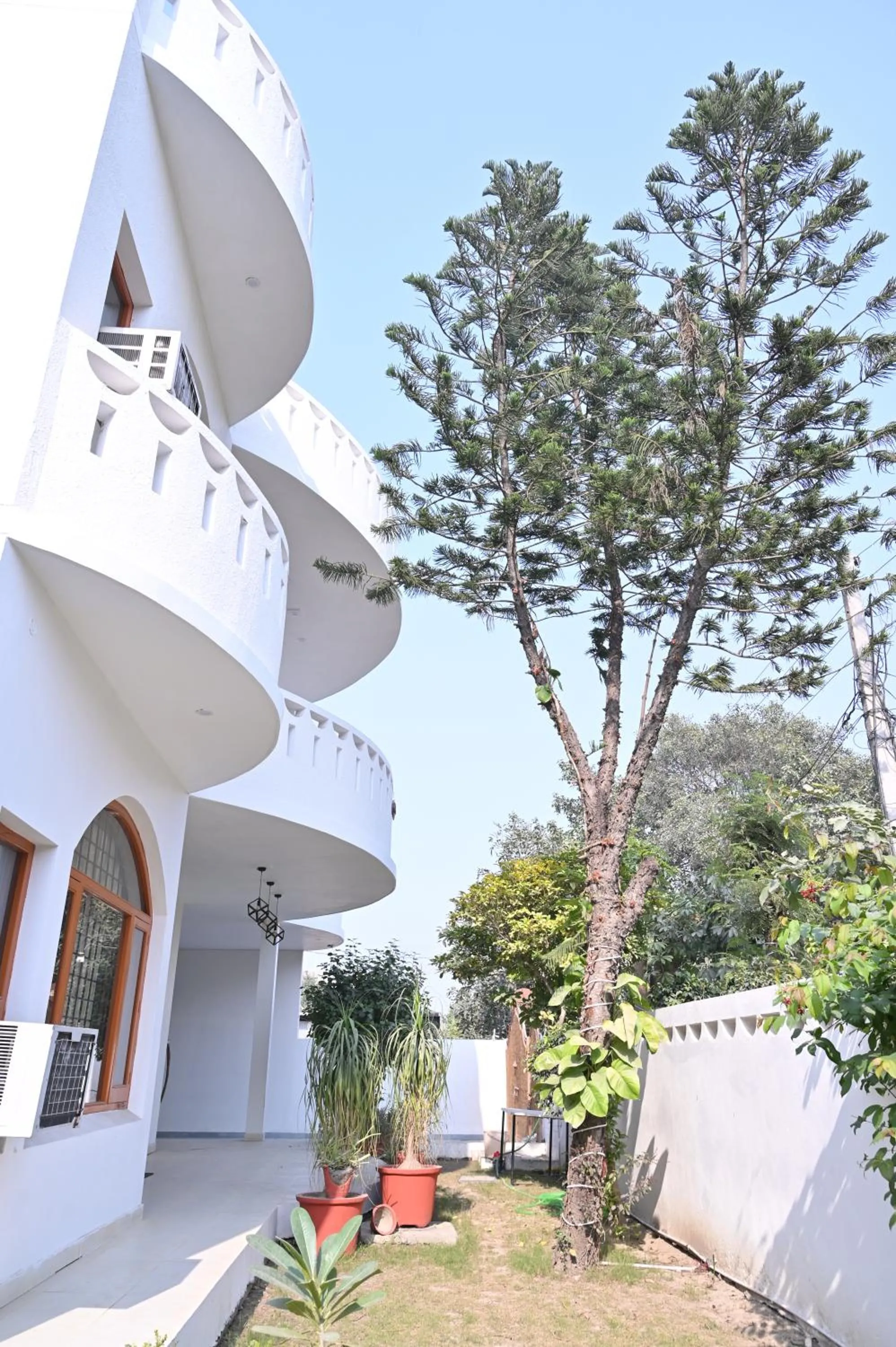Property building in Paradise Island