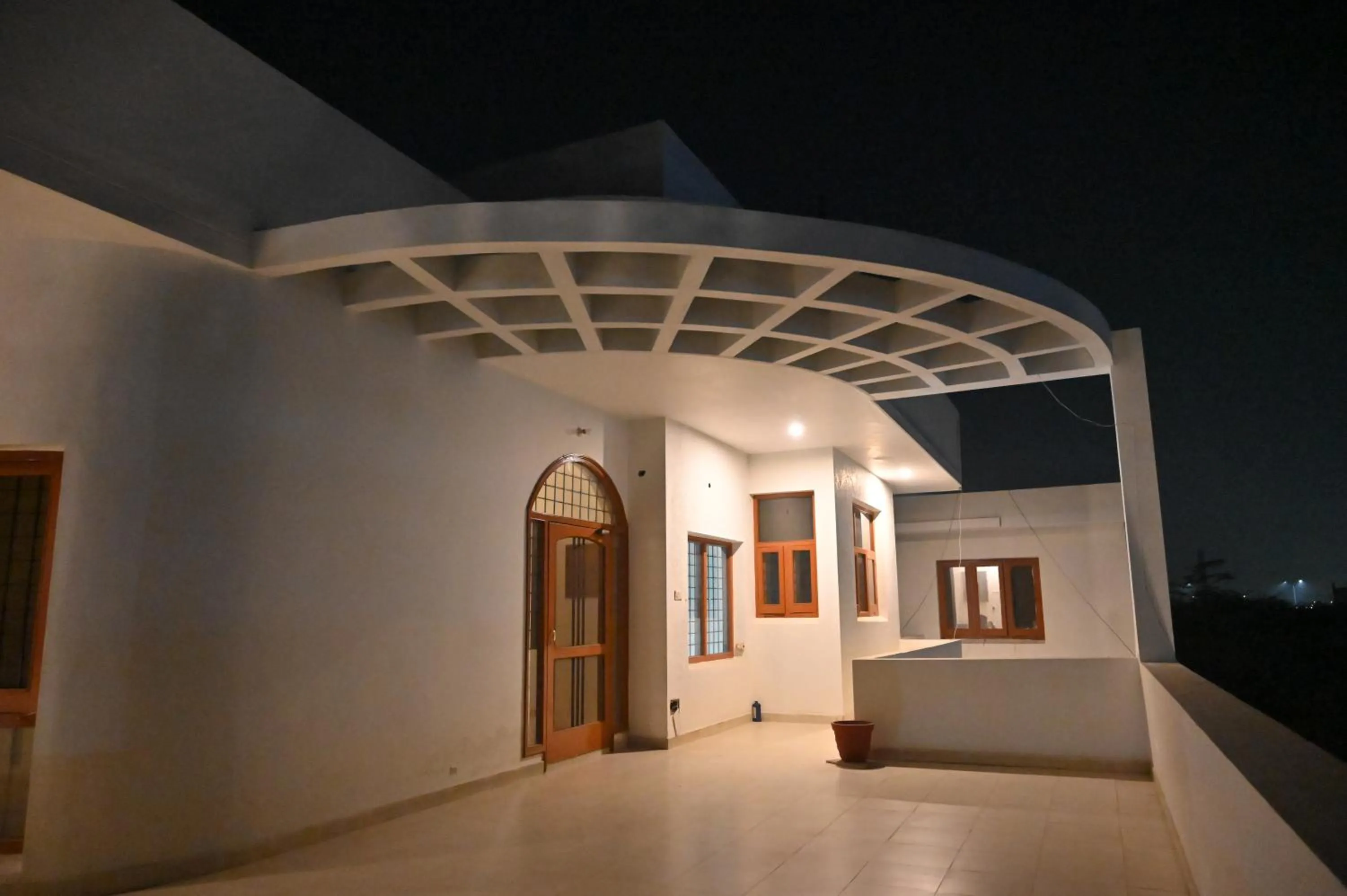 Property building in Paradise Island