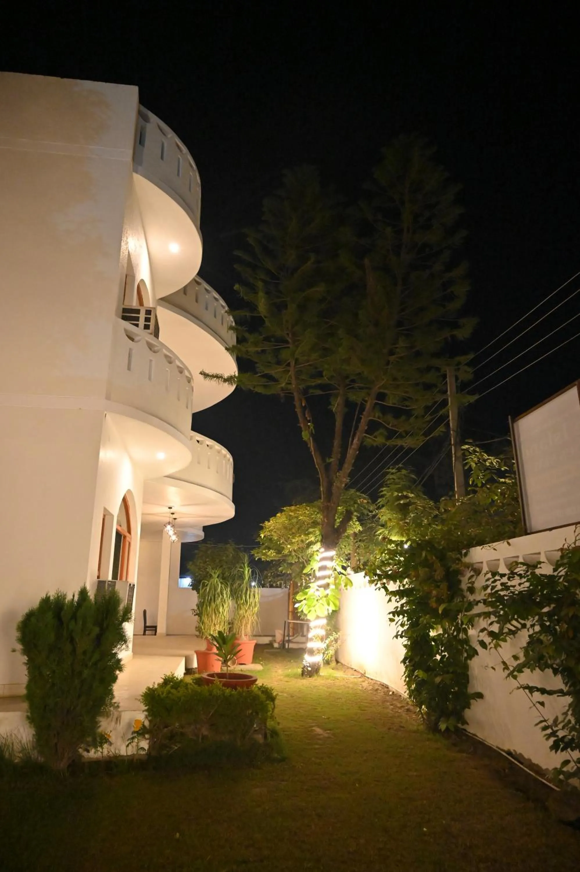 Property building in Paradise Island