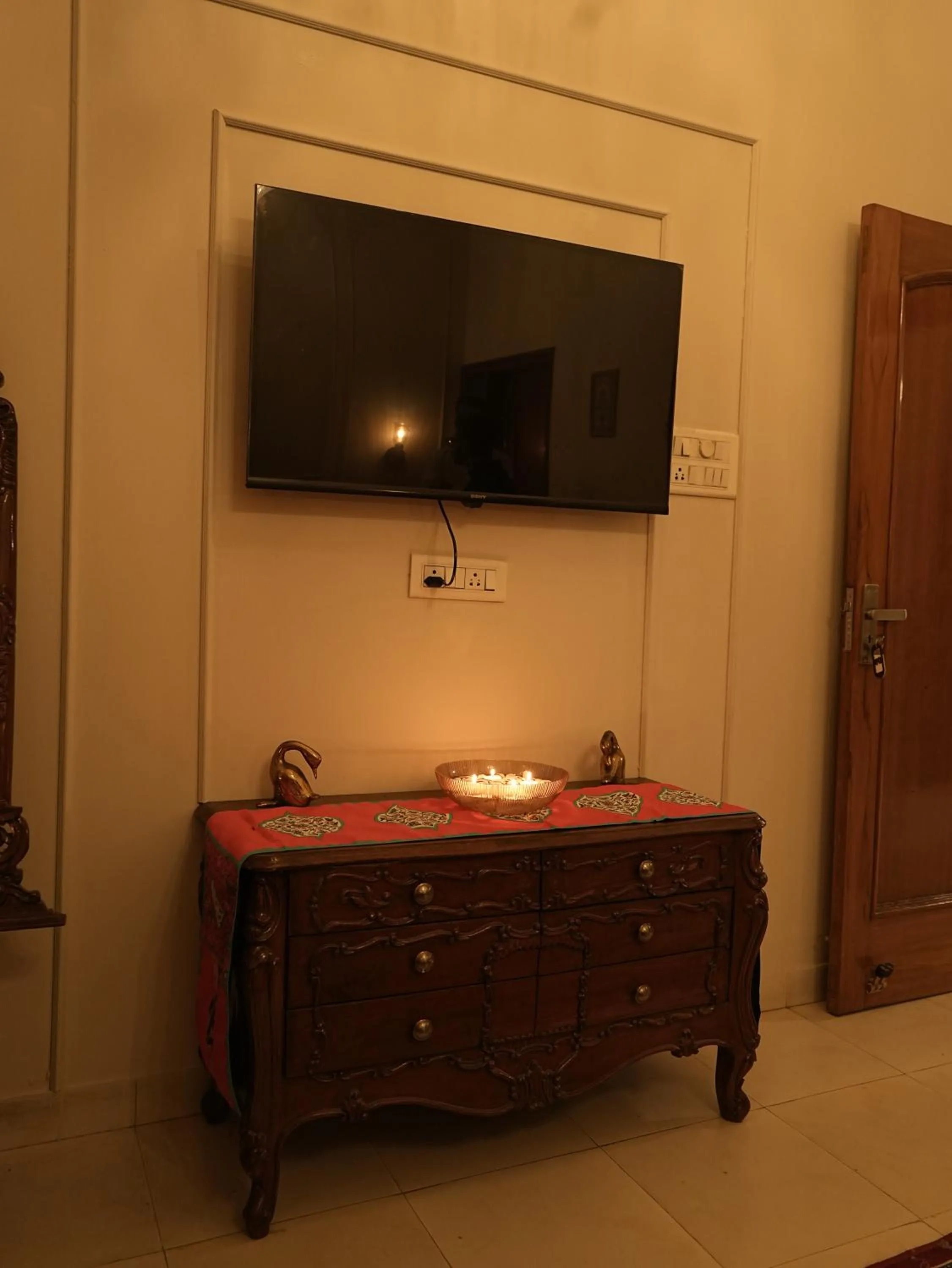 TV and multimedia in Paradise Island