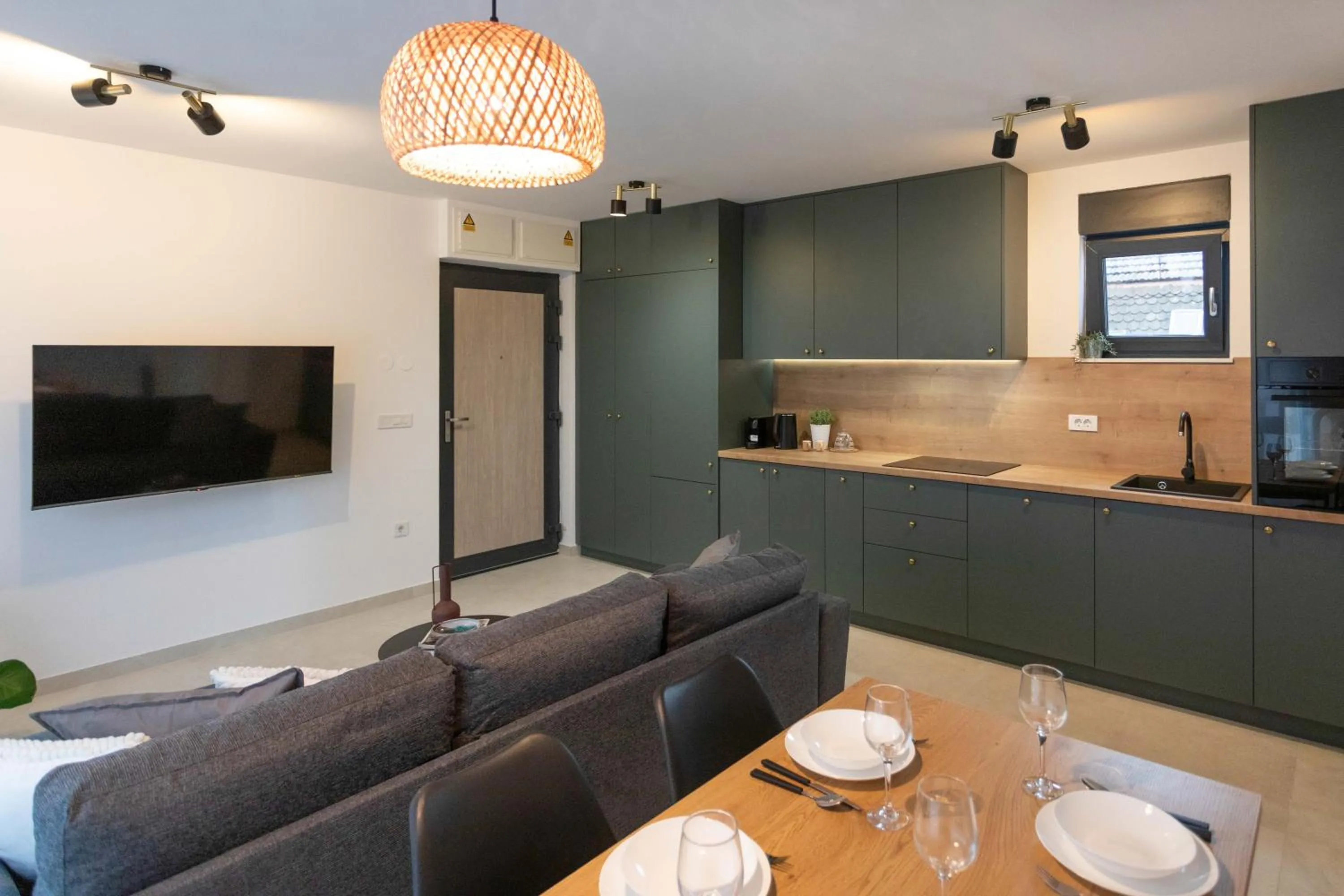 Modern City Residences - Free Private Parking