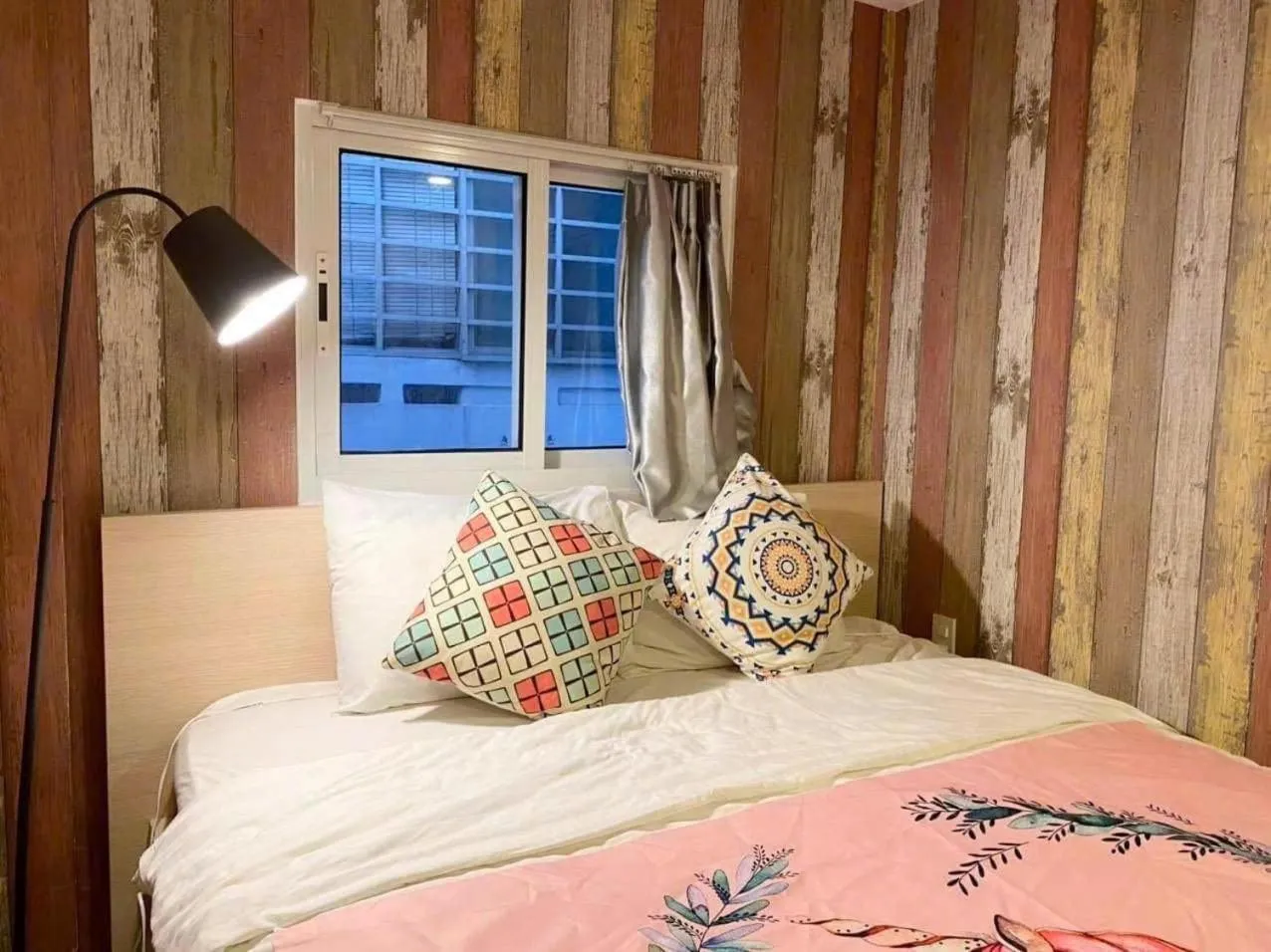 Bedroom, Bed in Galaxy Boutique Sai Gon Central Hotel