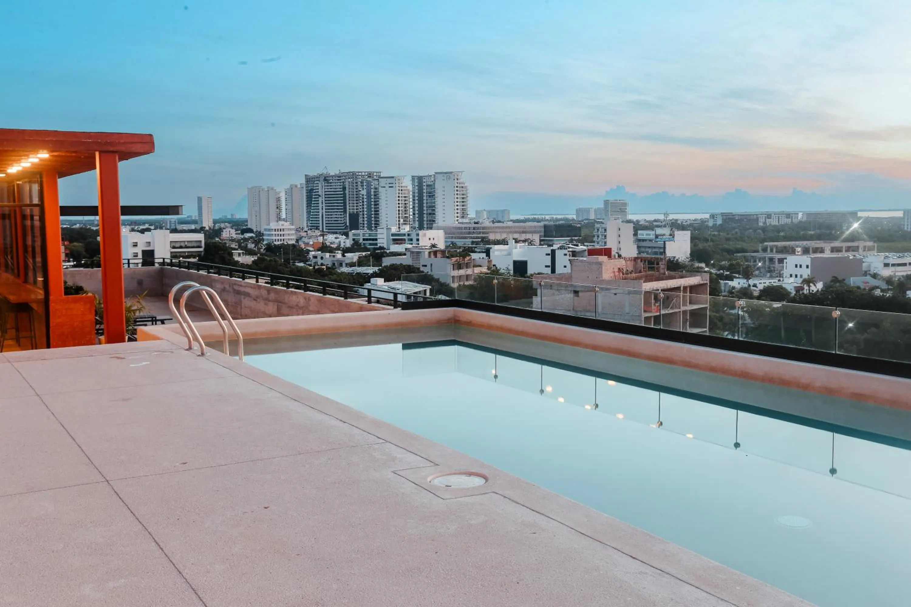 City view in Everglades Suites