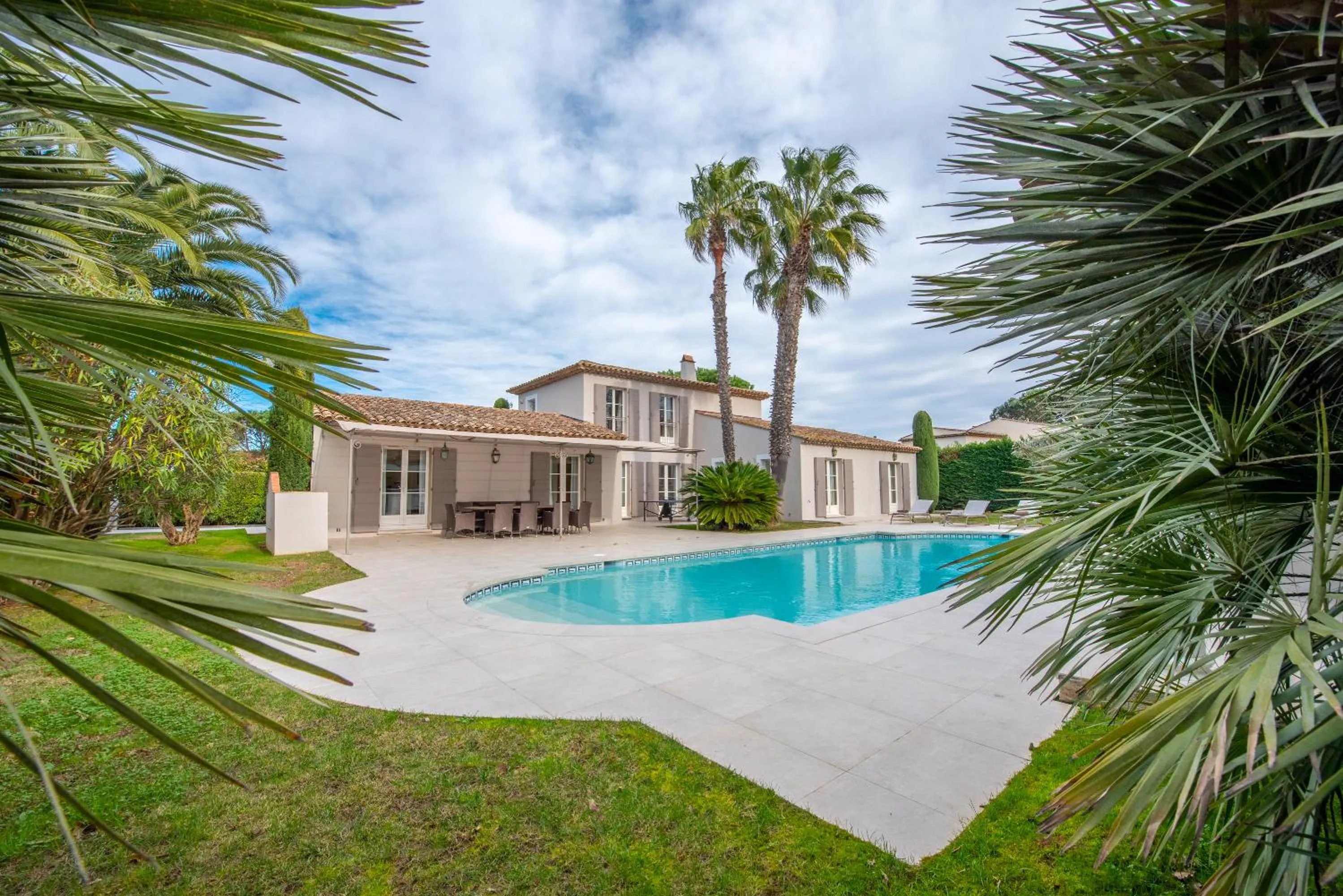 Property building in Villa le Roi Soleil